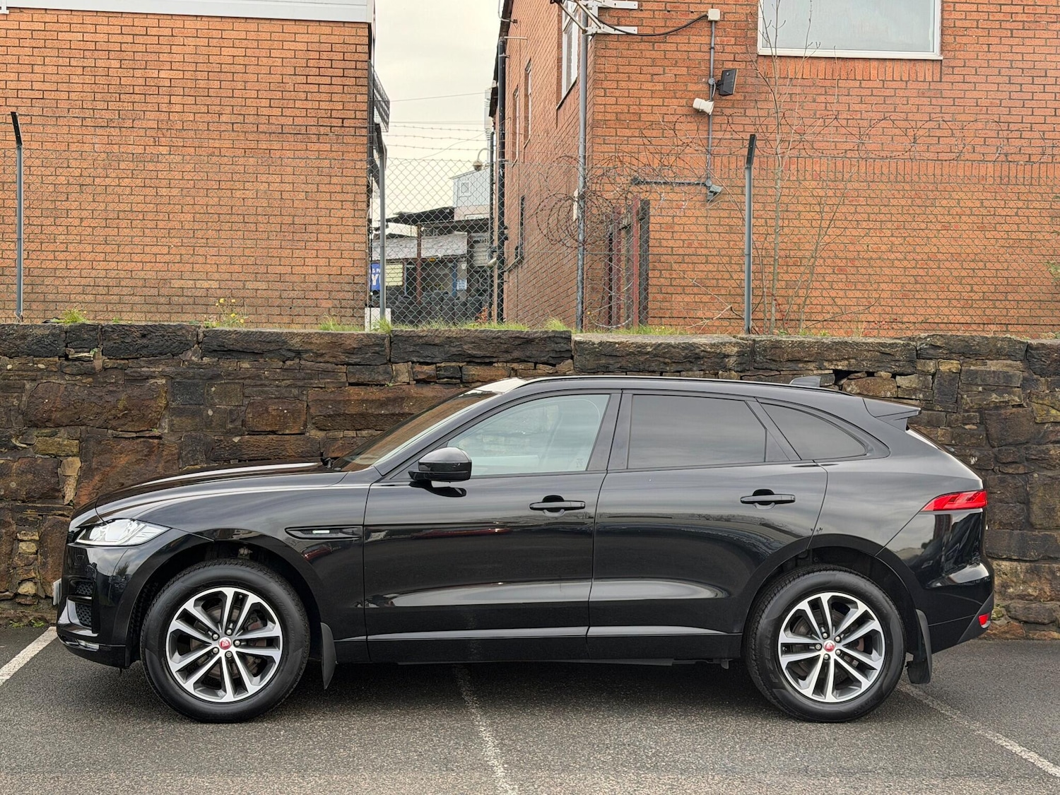 Used Jaguar F-Pace for sale - 76995420: Photo 4