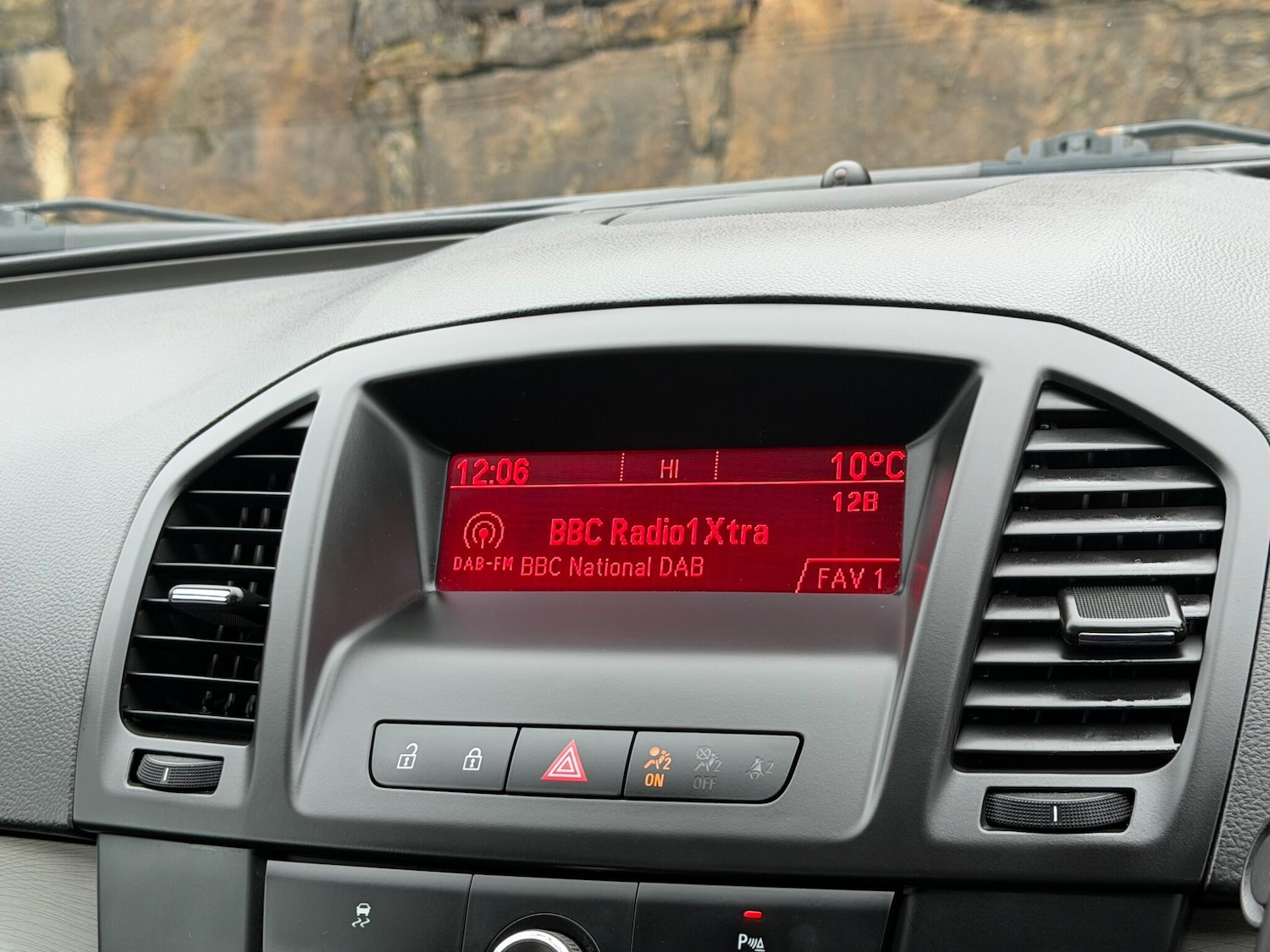 Used Vauxhall Insignia 2010 for sale - 77658162: Photo 30