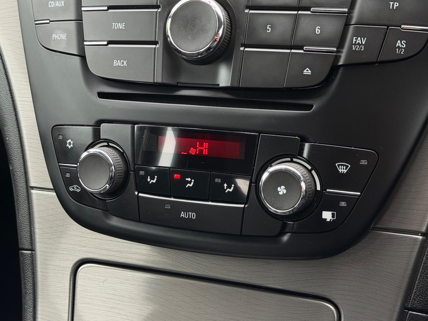 Used Vauxhall Insignia 2010 for sale - 77658162: Photo 32