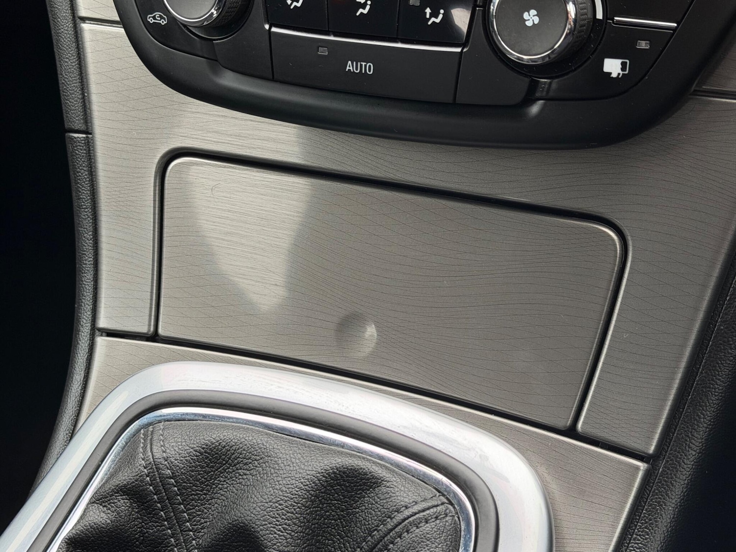 Used Vauxhall Insignia 2010 for sale - 77658162: Photo 33