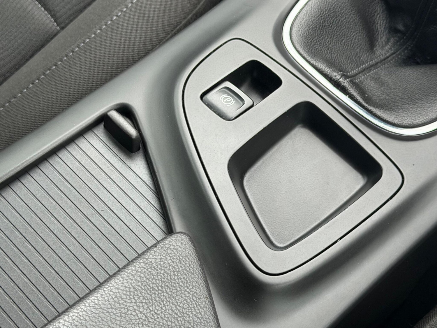 Used Vauxhall Insignia 2010 for sale - 77658162: Photo 35