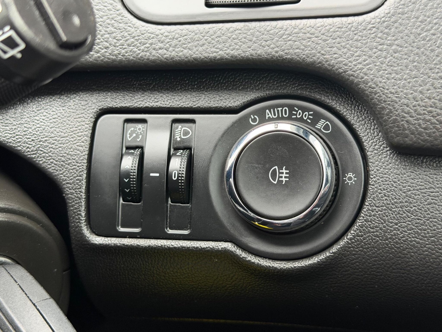 Used Vauxhall Insignia 2010 for sale - 77658162: Photo 40