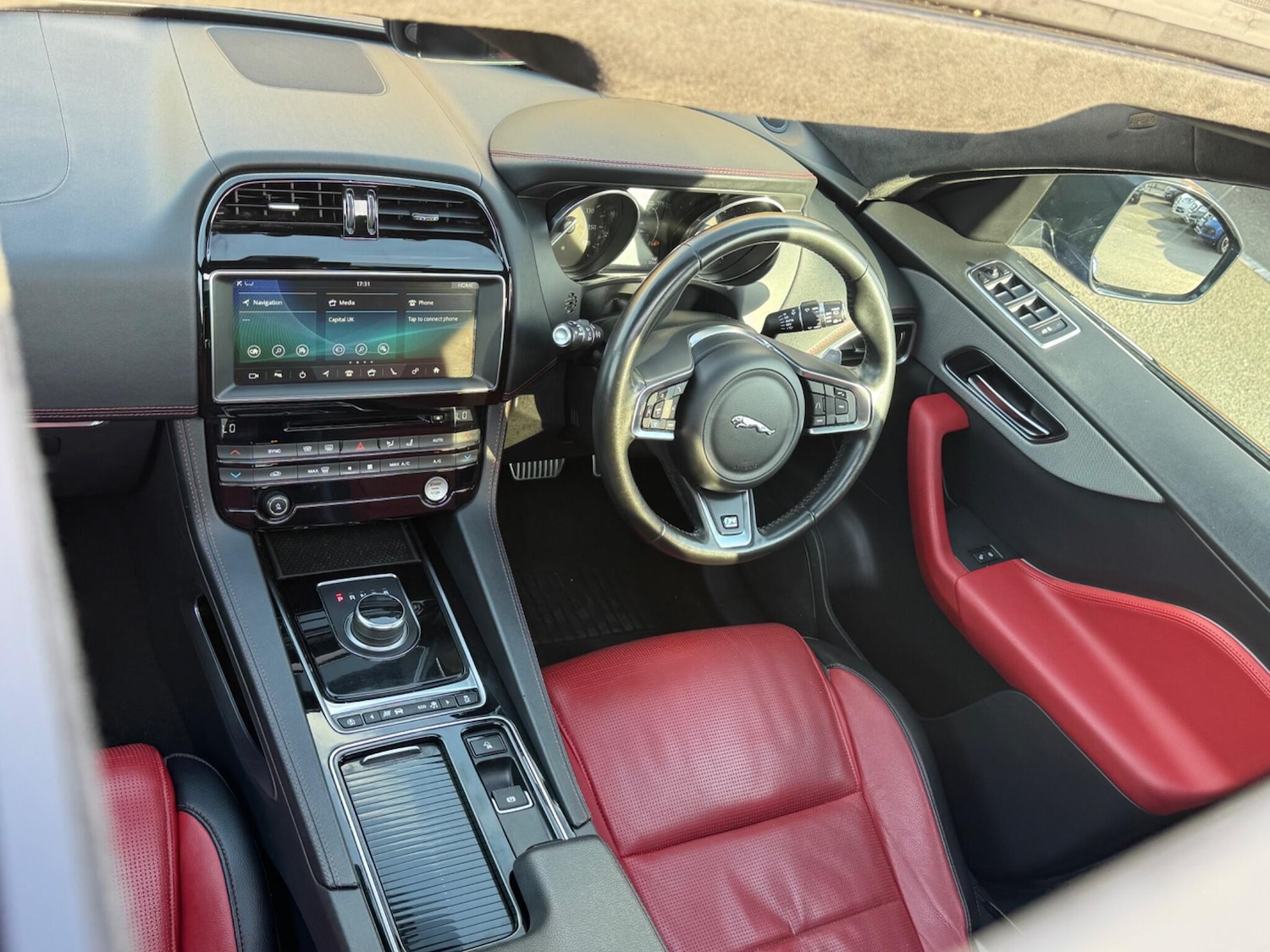 Used Jaguar F-Pace 2019 for sale - 76377373: Photo 10