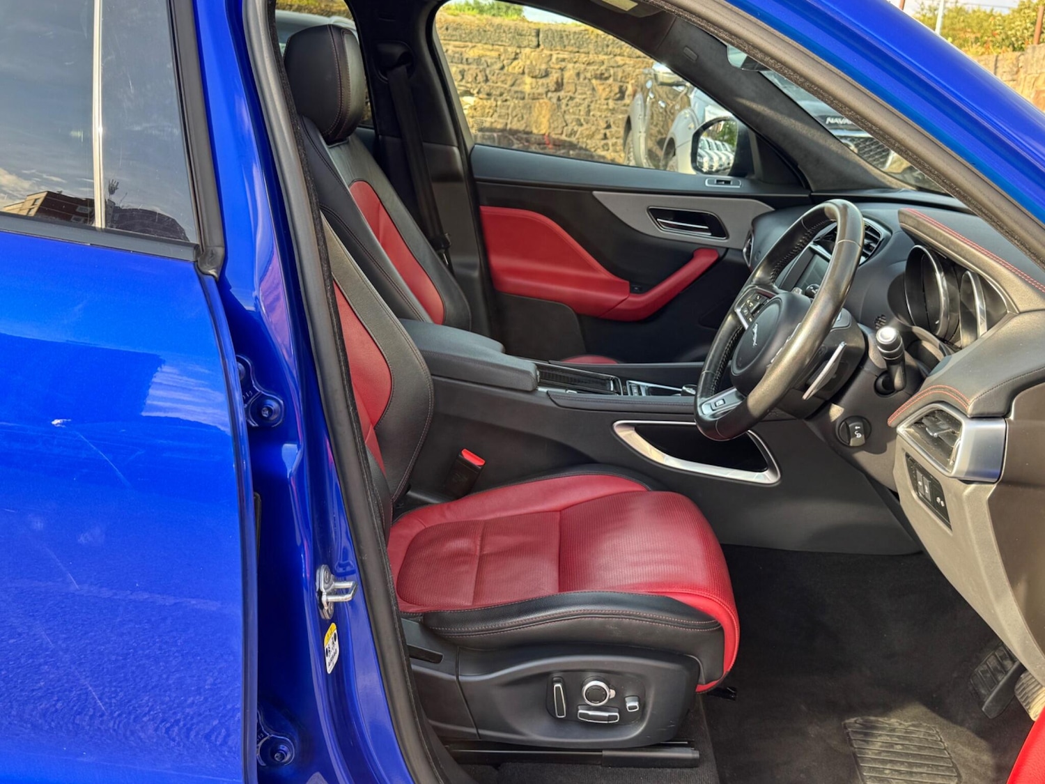 Used Jaguar F-Pace 2019 for sale - 76377373: Photo 16
