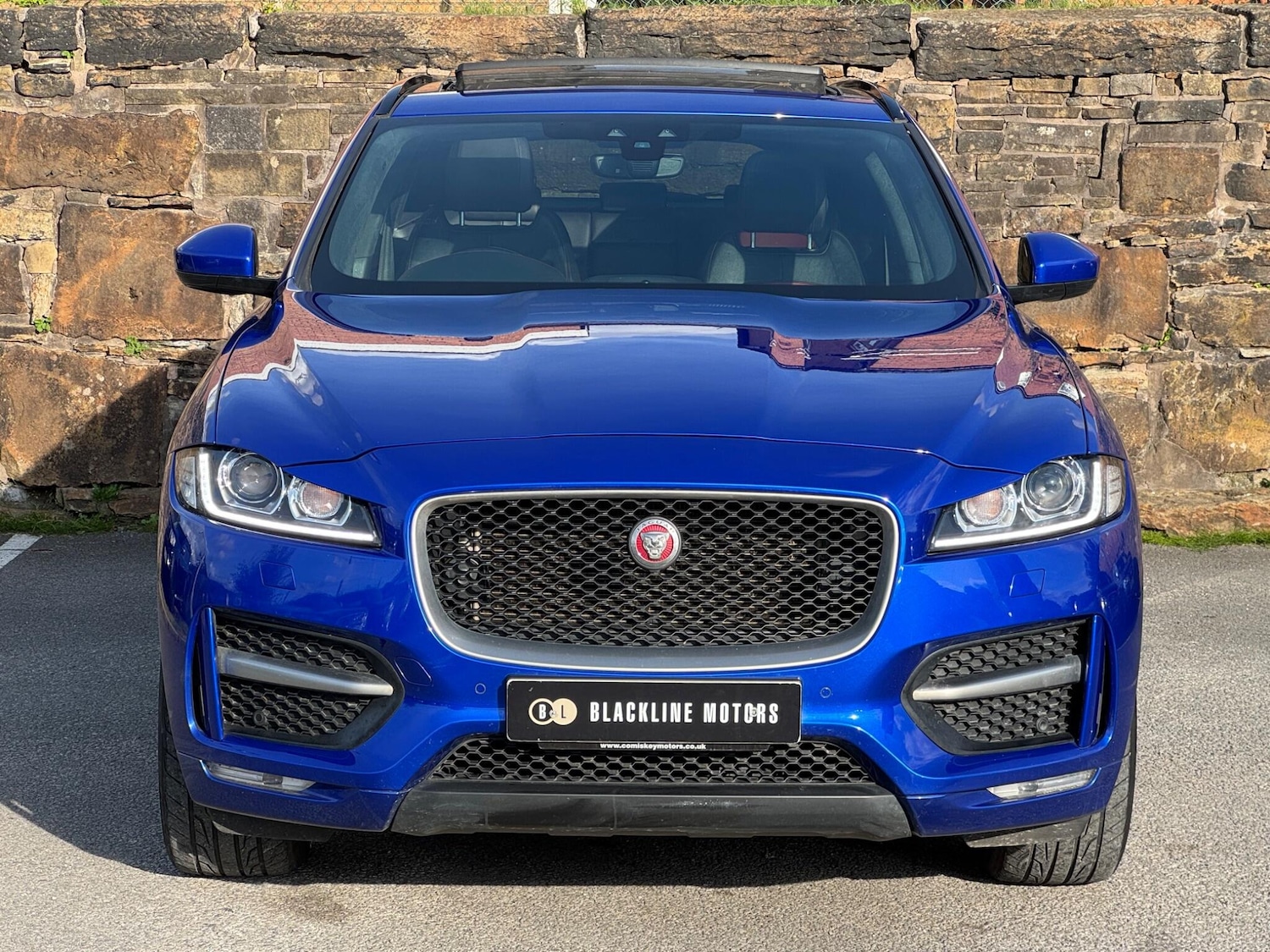 Used Jaguar F-Pace 2019 for sale - 76377373: Photo 2