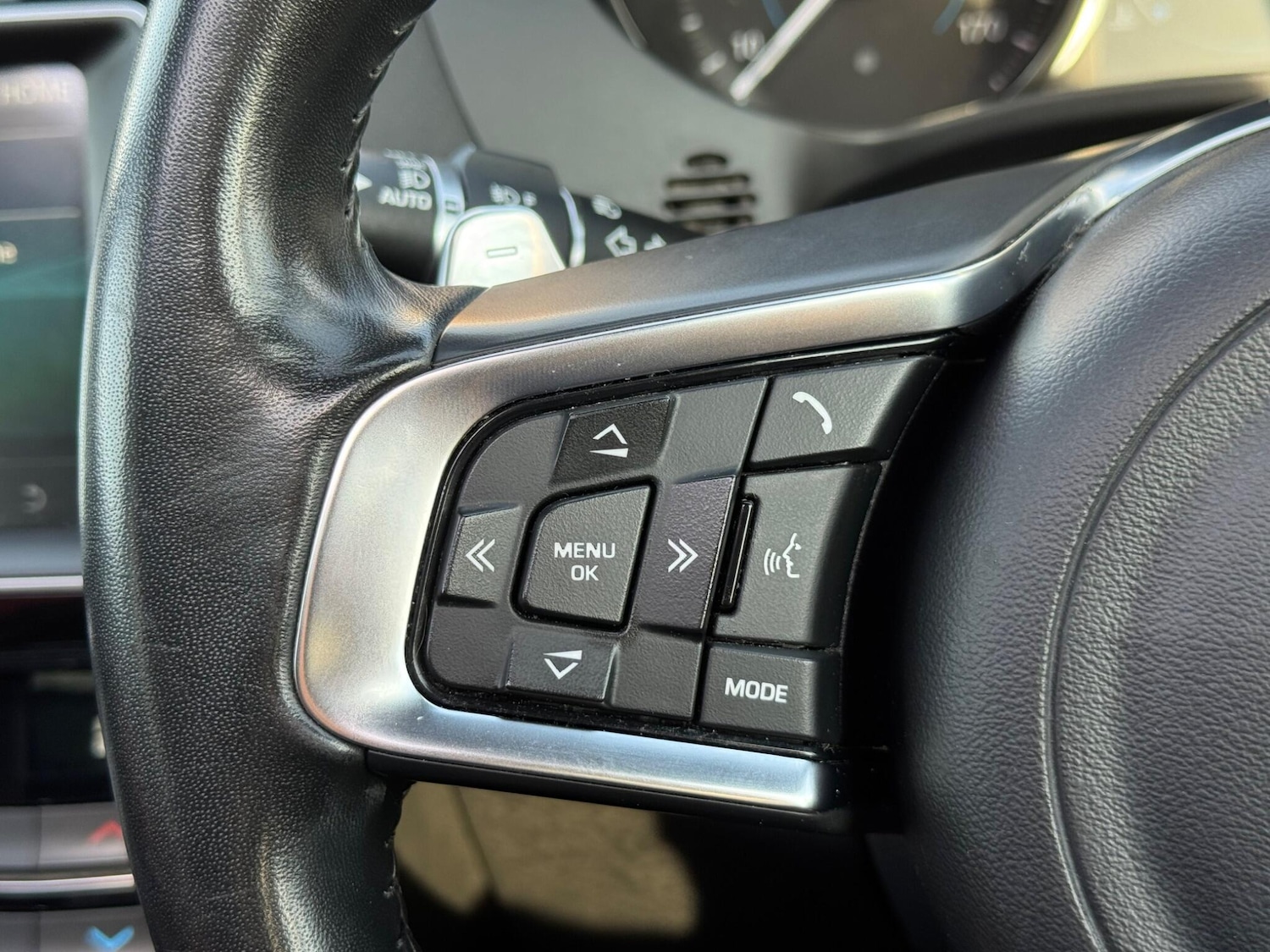 Used Jaguar F-Pace 2019 for sale - 76377373: Photo 28
