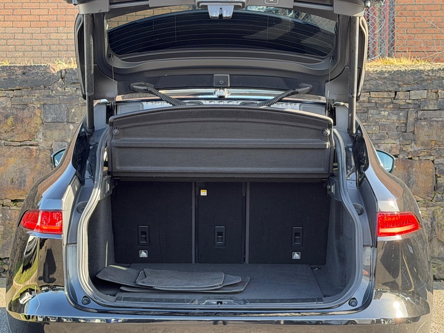 Used Jaguar F-Pace 2017 for sale - 77550568: Photo 23