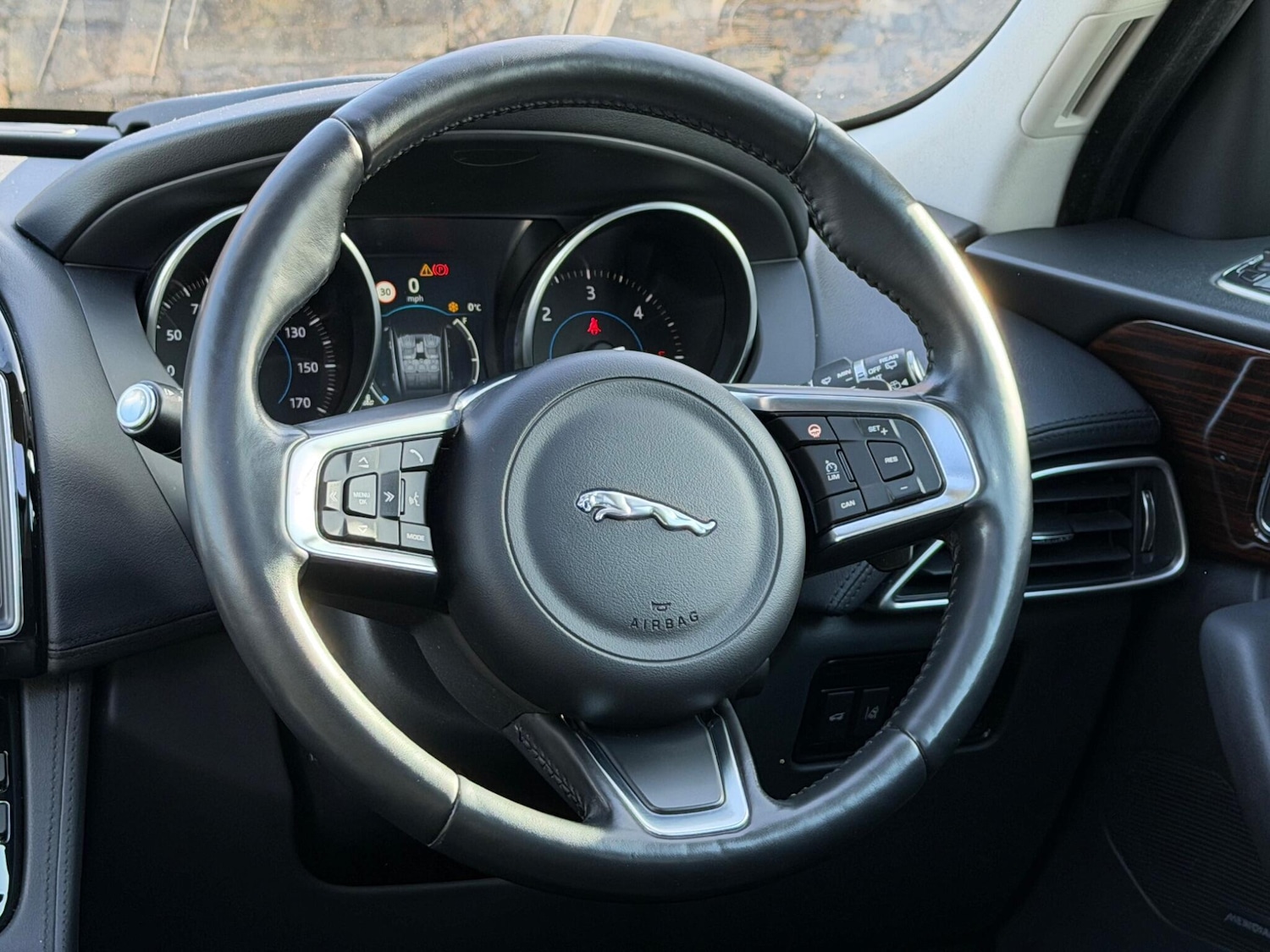 Used Jaguar F-Pace 2017 for sale - 77550568: Photo 26