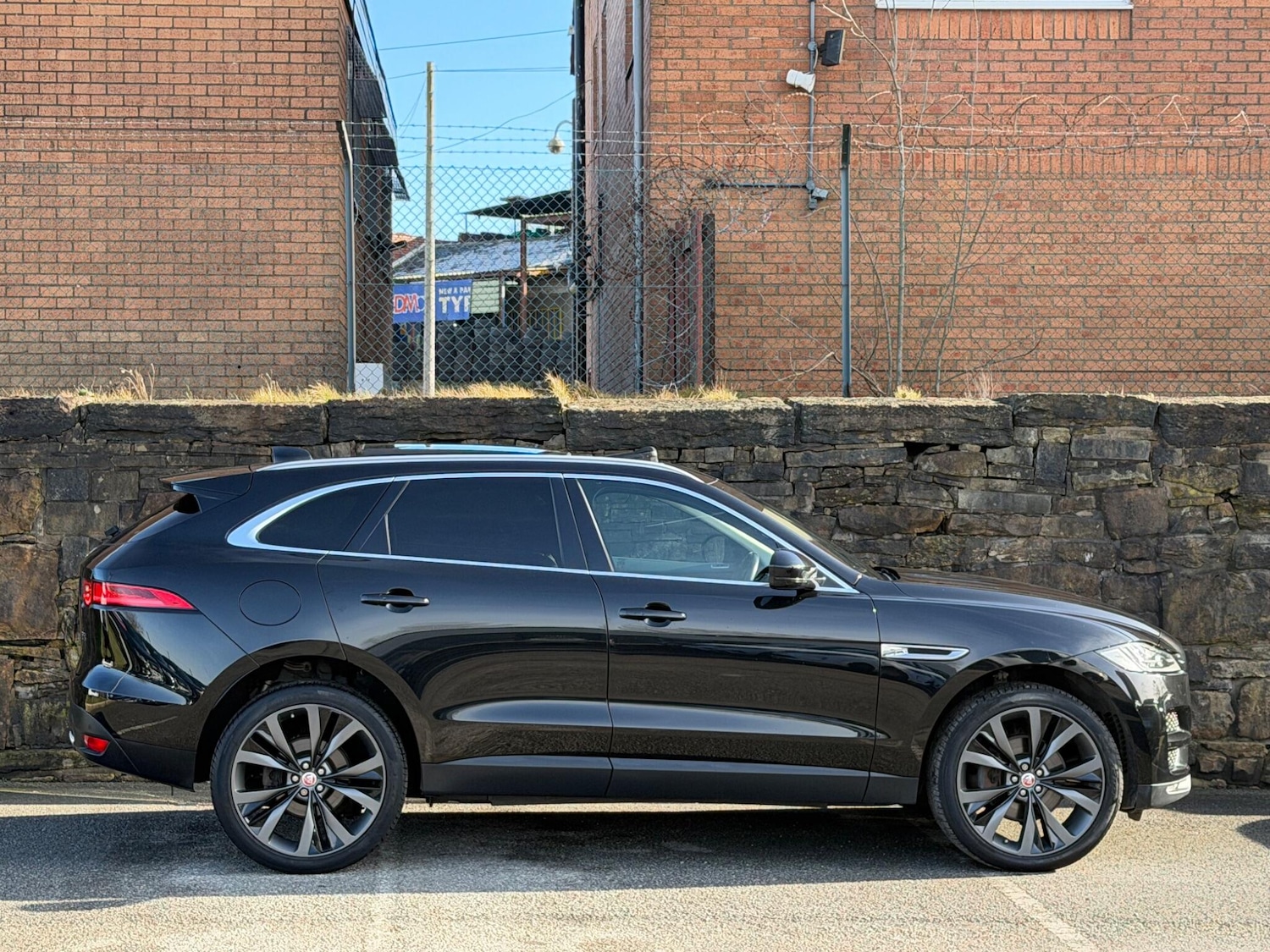 Used Jaguar F-Pace 2017 for sale - 77550568: Photo 8