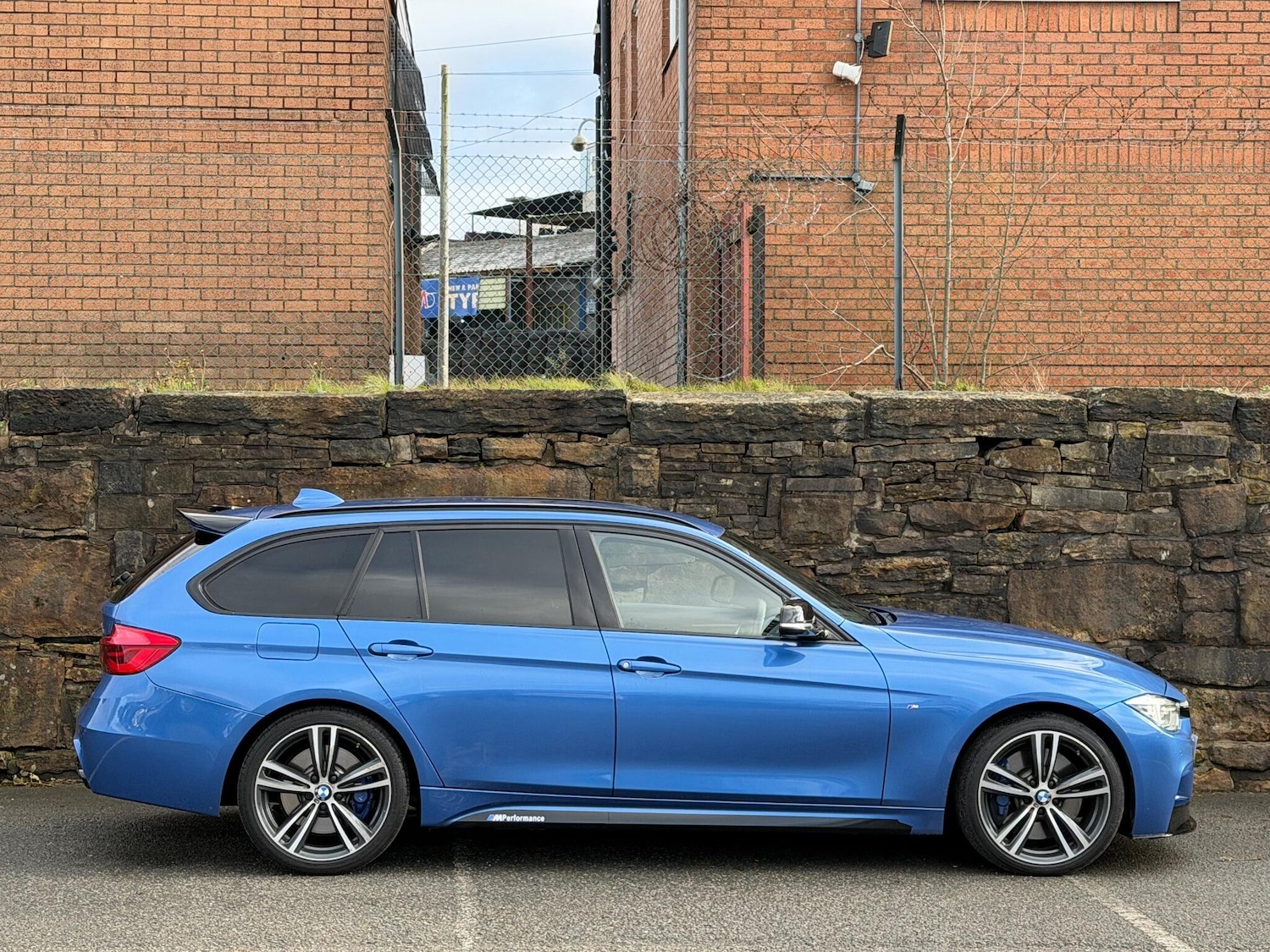 Used BMW 3 Series 2015 for sale - 76592378: Photo 8