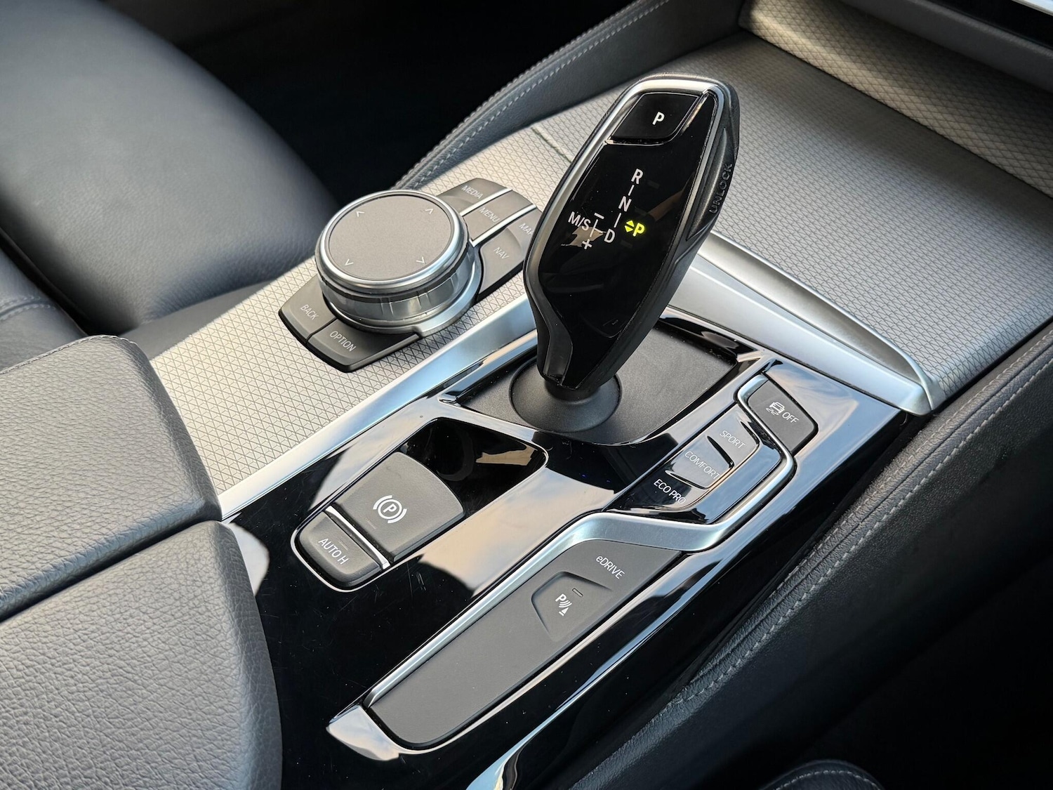 Used BMW 5 Series 2018 for sale - 76645145: Photo 41