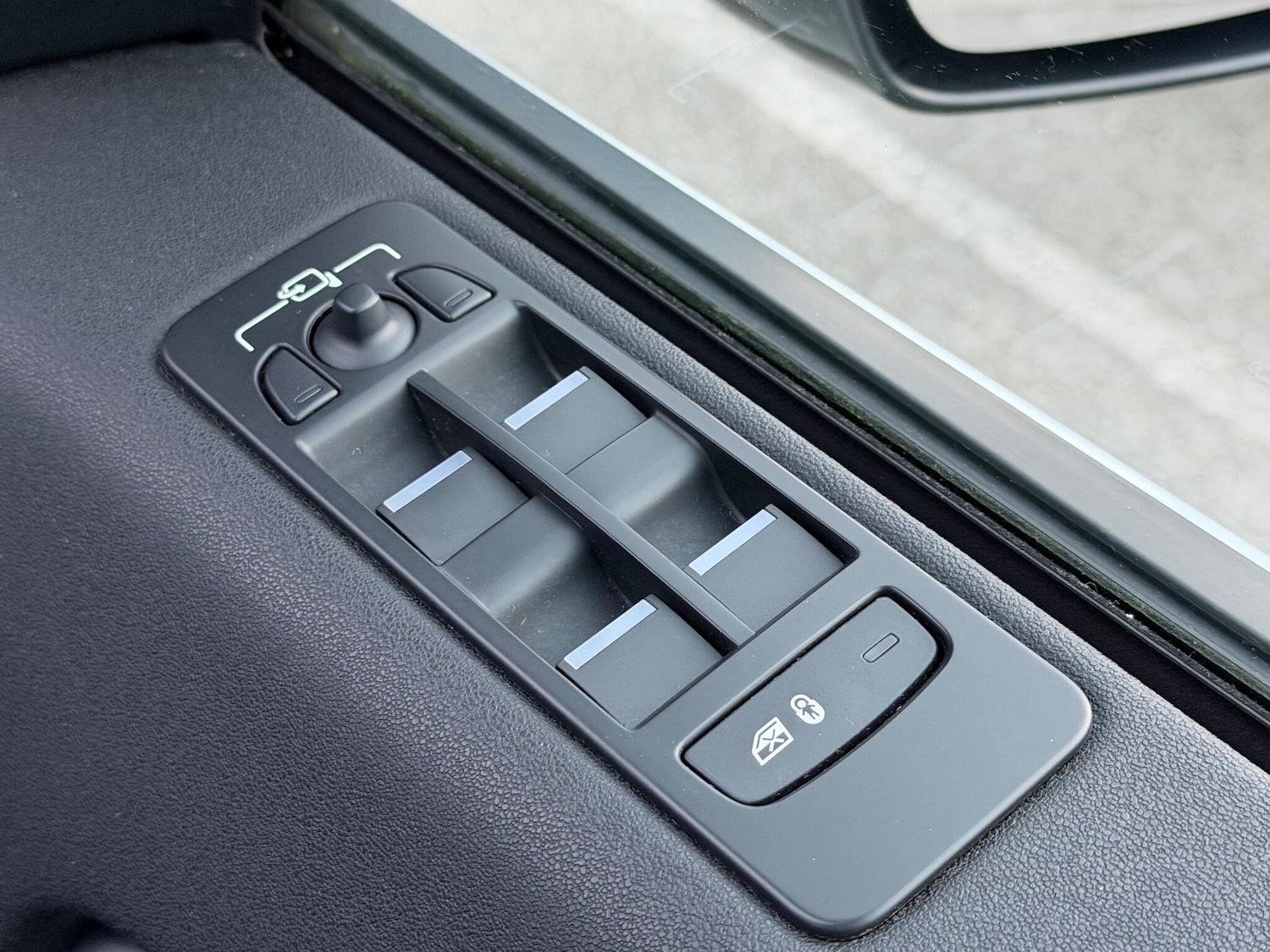 Used Land Rover Discovery Sport 2017 for sale - 77238266: Photo 47