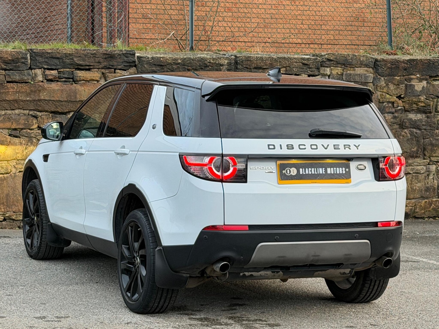 Used Land Rover Discovery Sport 2017 for sale - 77238266: Photo 5