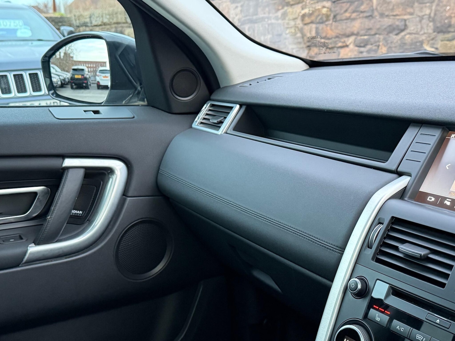 Used Land Rover Discovery Sport 2017 for sale - 77238266: Photo 51