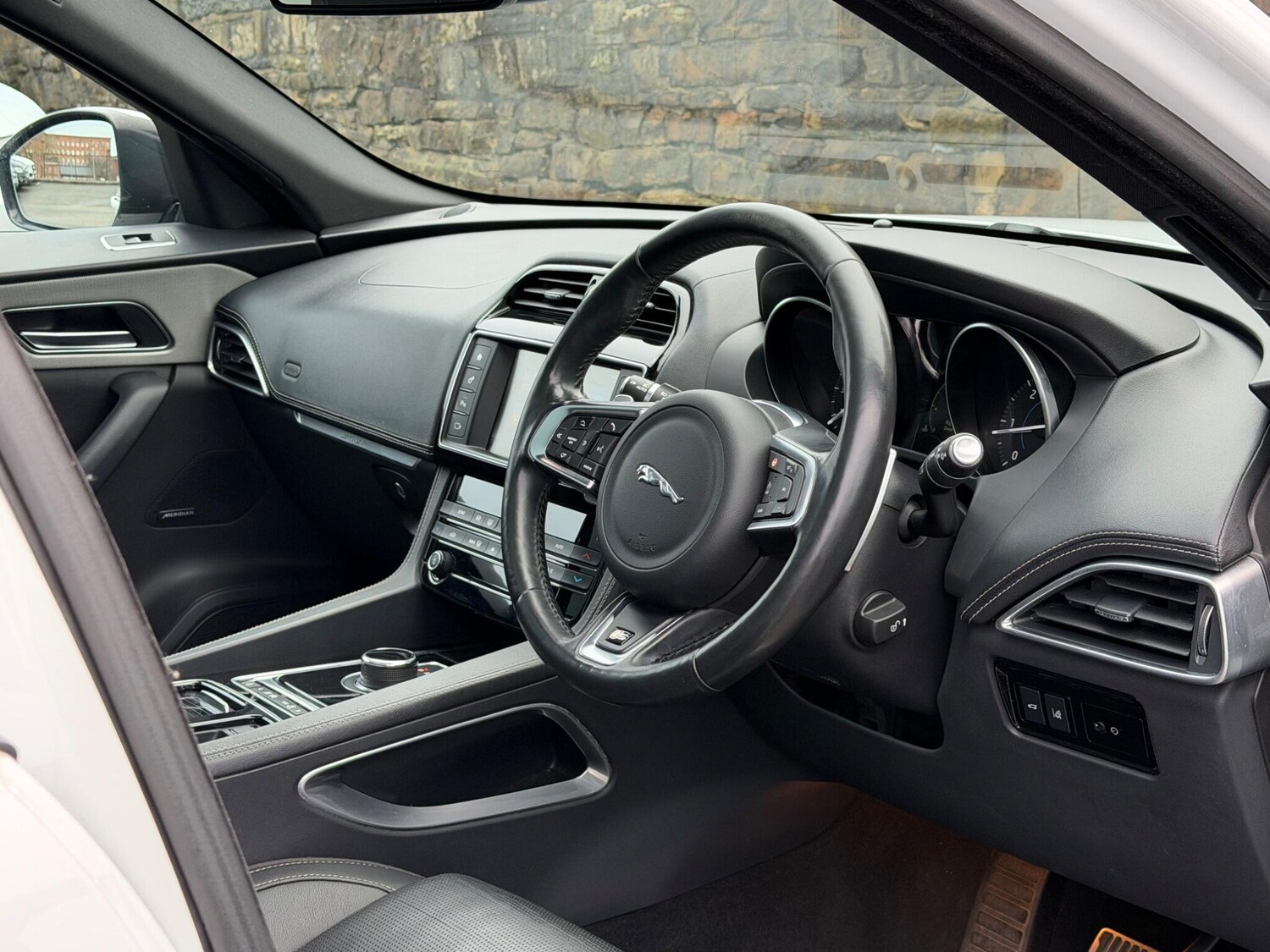 Used Jaguar F-Pace 2017 for sale - 77267262: Photo 12