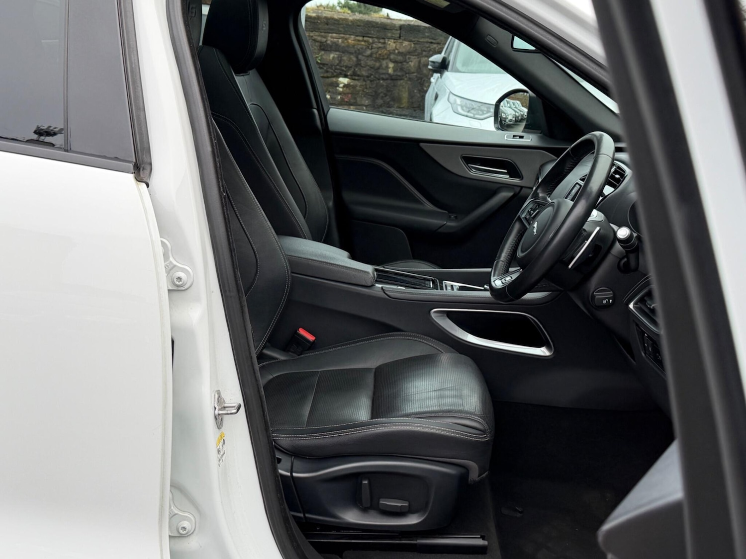 Used Jaguar F-Pace 2017 for sale - 77267262: Photo 15