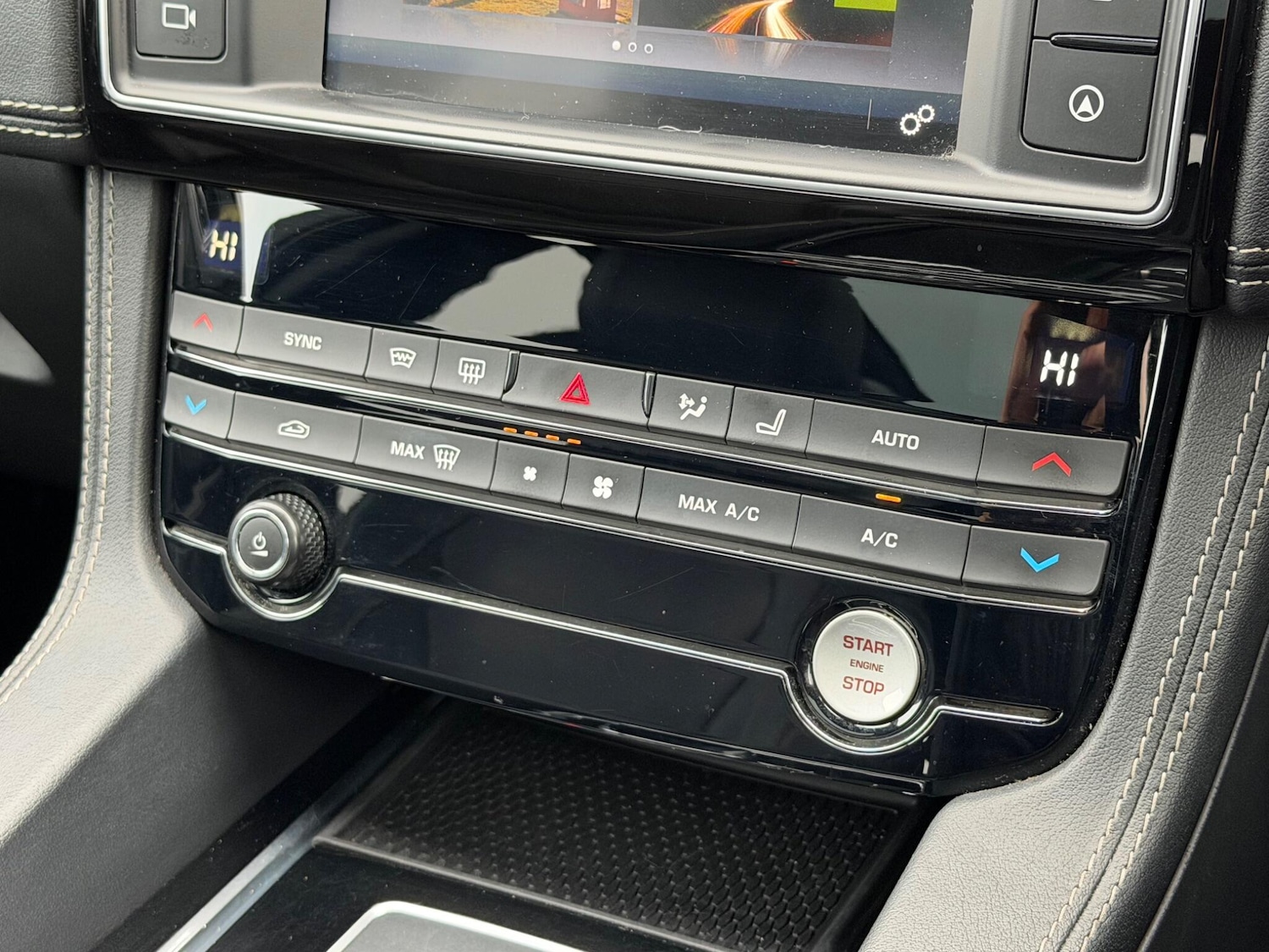 Used Jaguar F-Pace 2017 for sale - 77267262: Photo 38