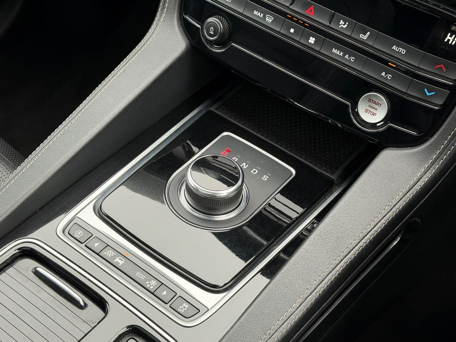 Used Jaguar F-Pace 2017 for sale - 77267262: Photo 39