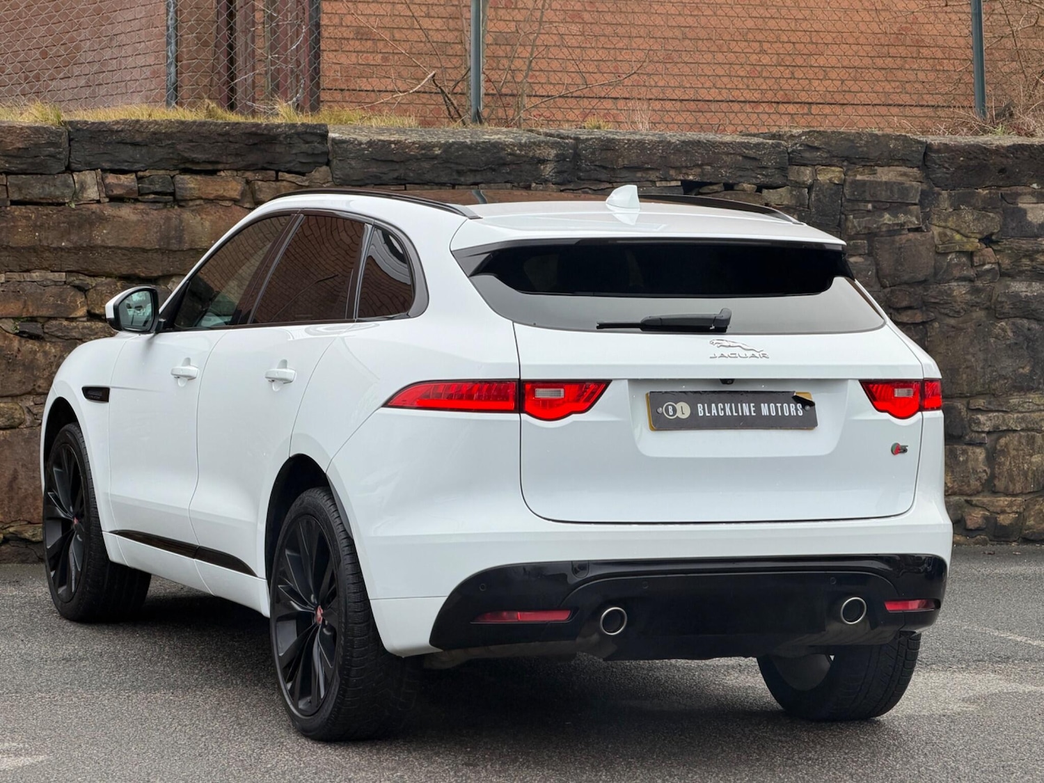 Used Jaguar F-Pace 2017 for sale - 77267262: Photo 5