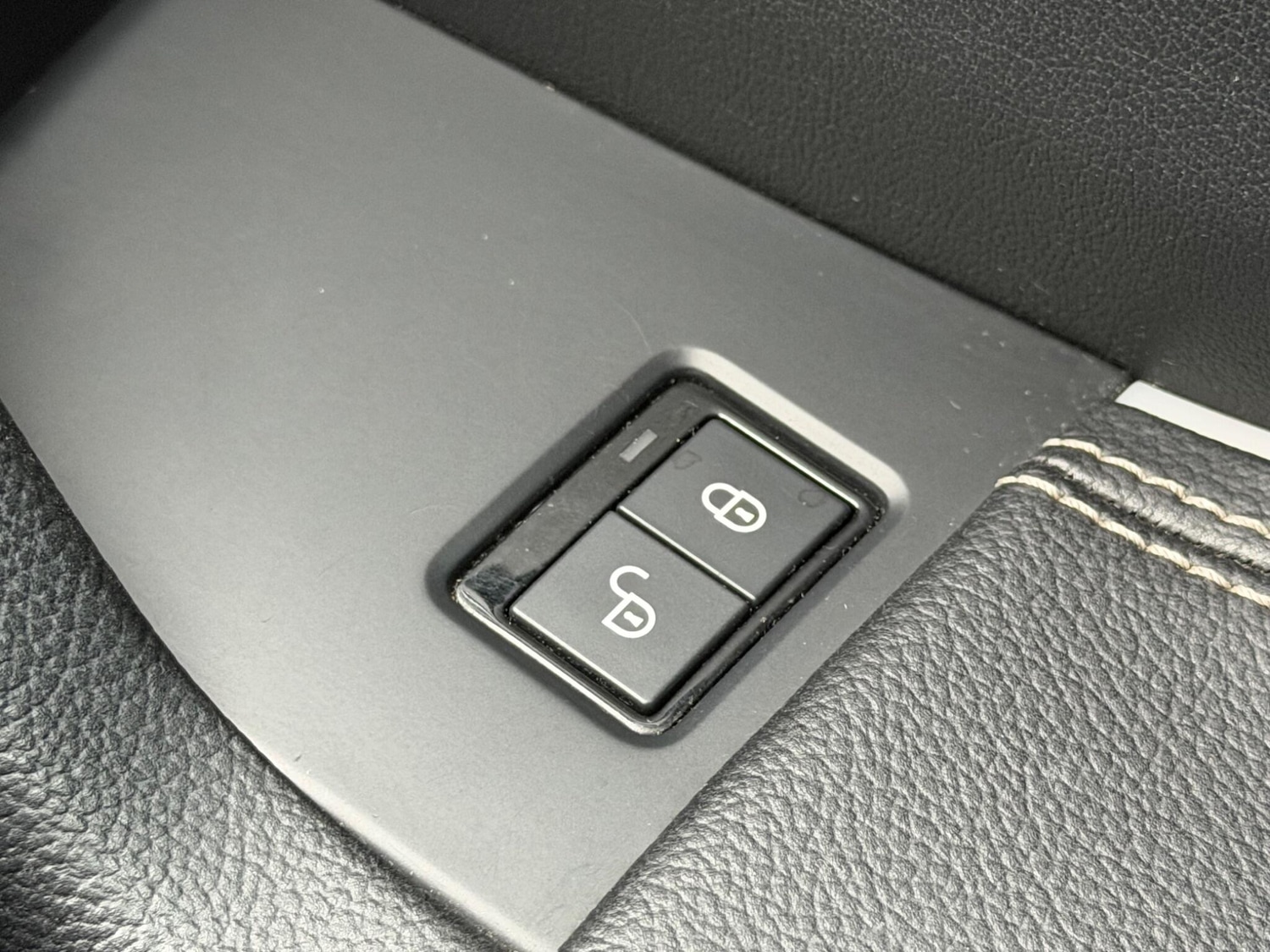 Used Jaguar F-Pace 2017 for sale - 77267262: Photo 52