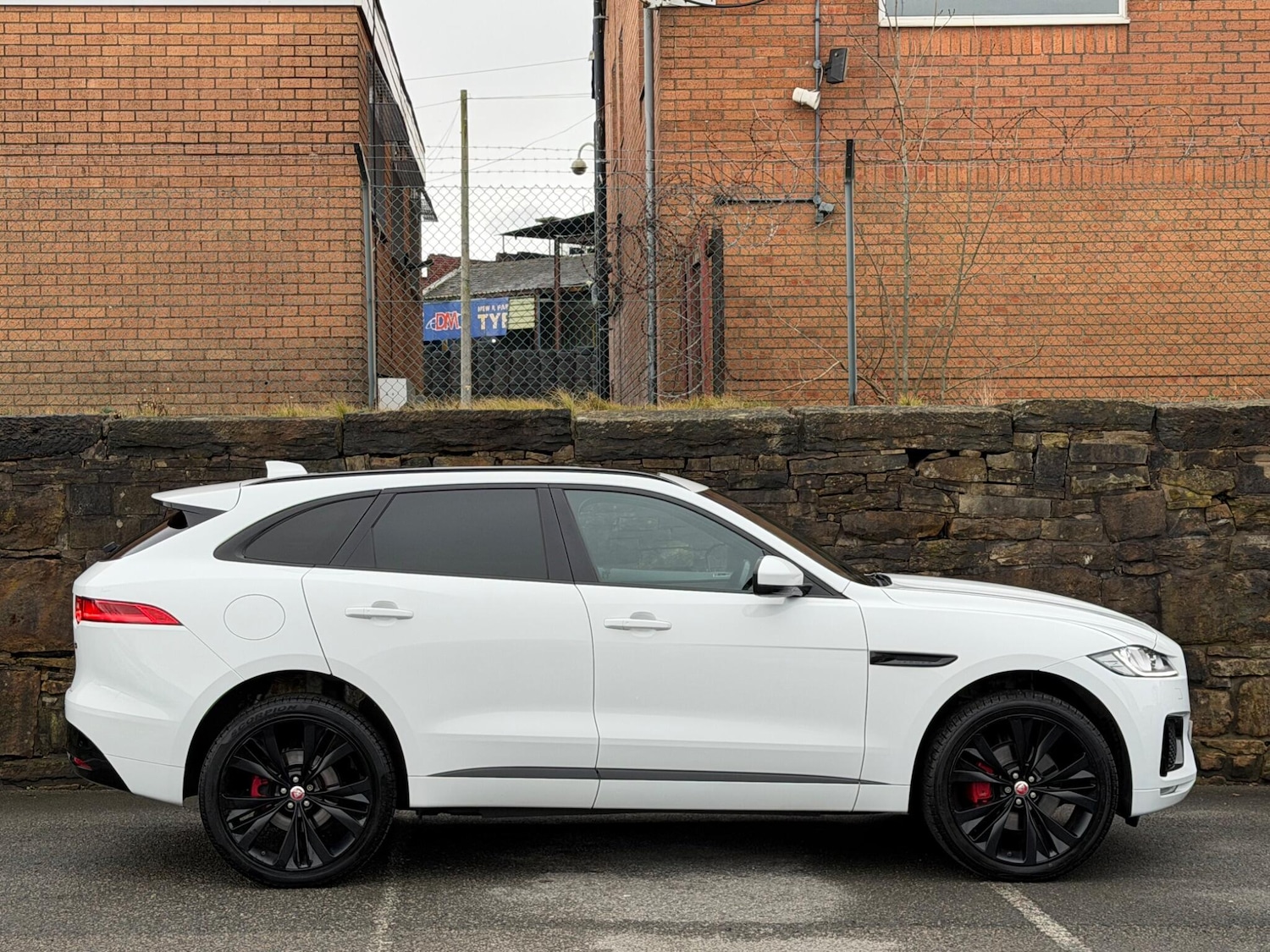 Used Jaguar F-Pace 2017 for sale - 77267262: Photo 8