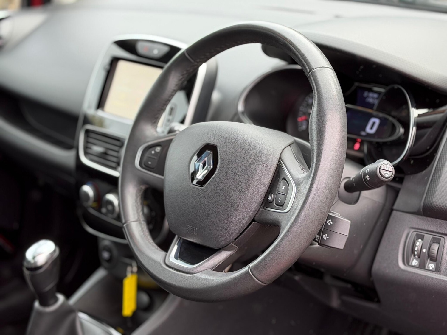 Used Renault Clio 2017 for sale - 76990594: Photo 12