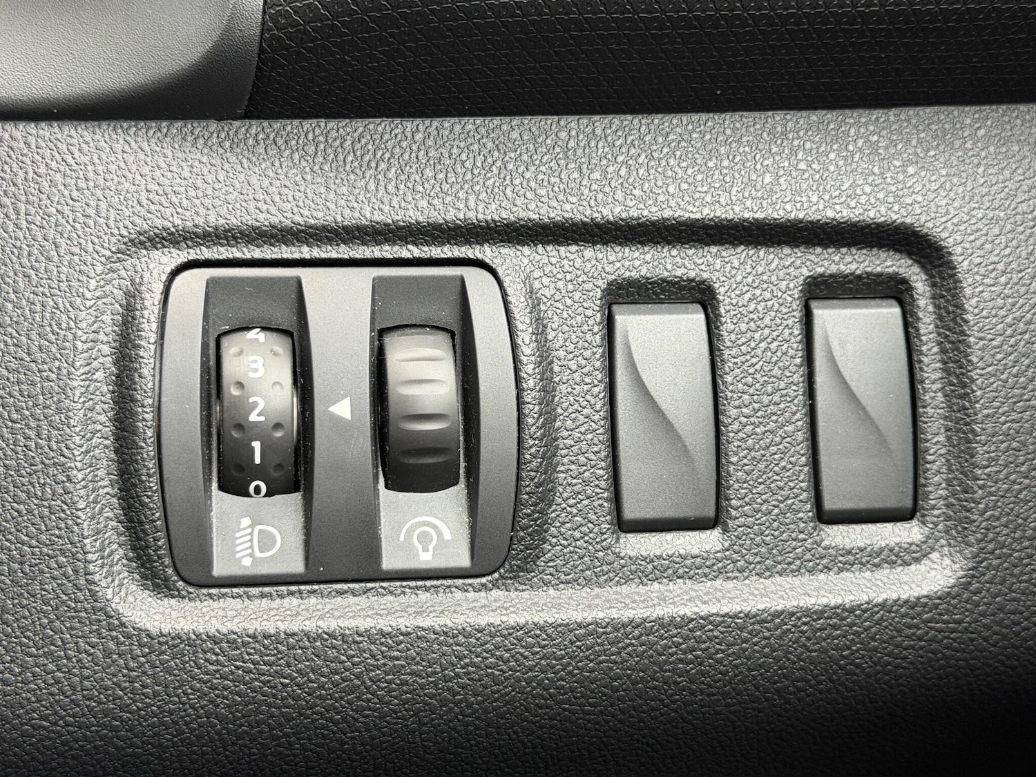 Used Renault Clio 2017 for sale - 76990594: Photo 38