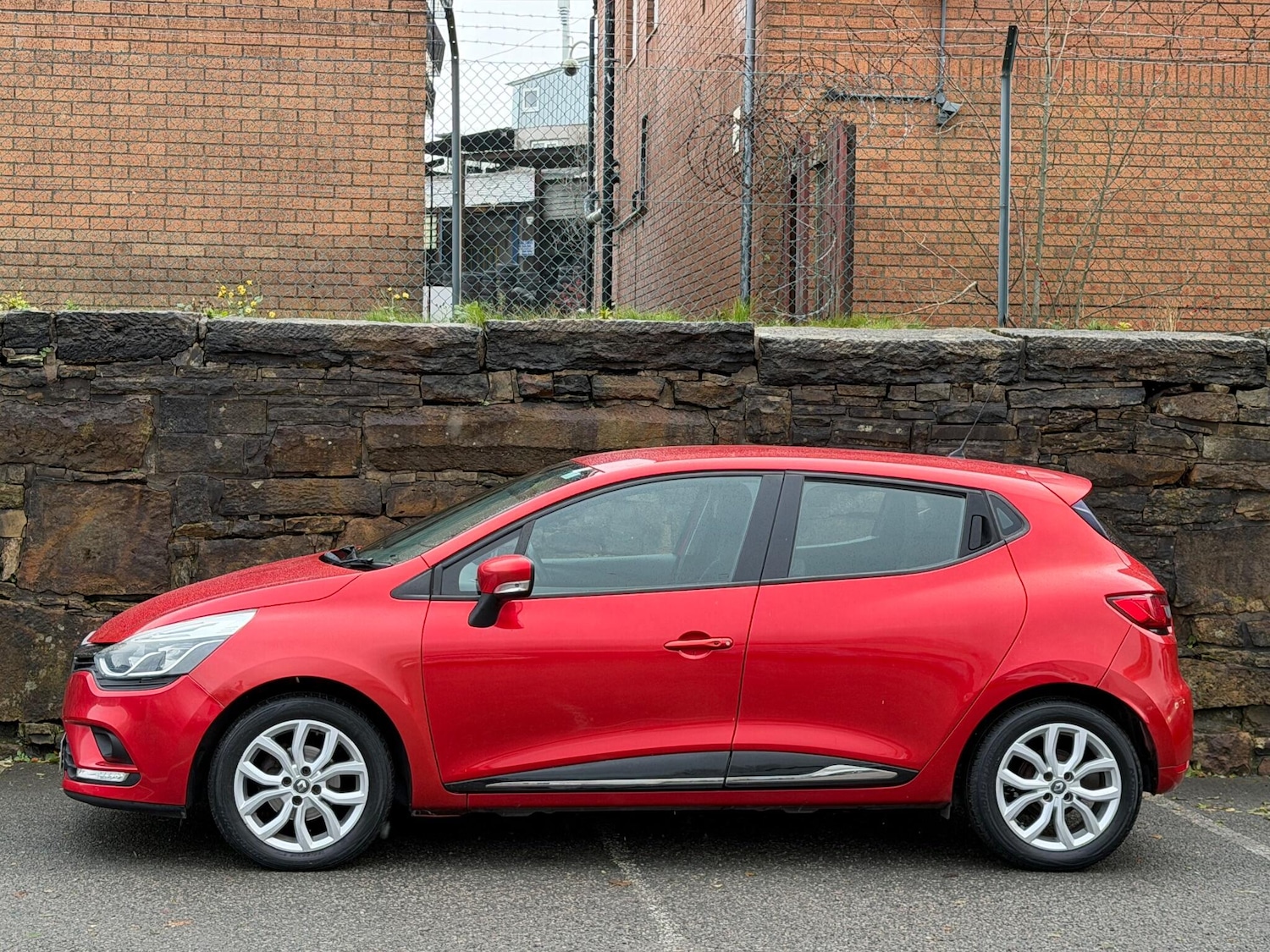 Used Renault Clio 2017 for sale - 76990594: Photo 4