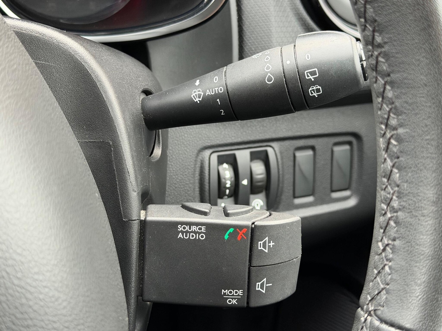 Used Renault Clio 2017 for sale - 76990594: Photo 42