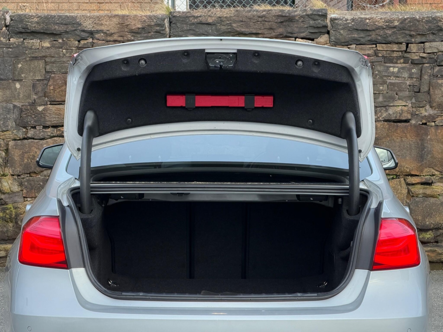 Used BMW 3 Series 2016 for sale - 77633811: Photo 21