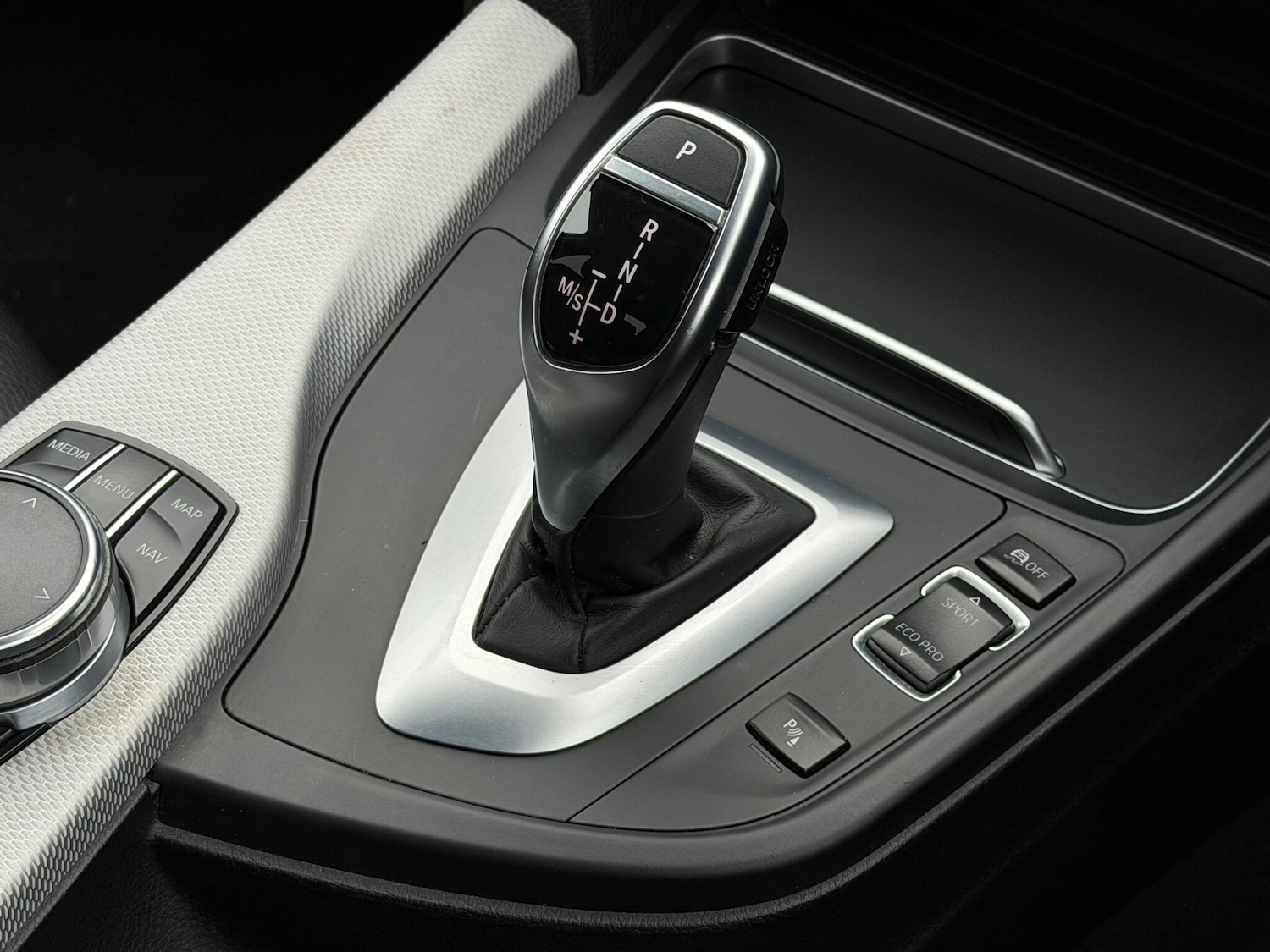 Used BMW 3 Series 2017 for sale - 76800828: Photo 43