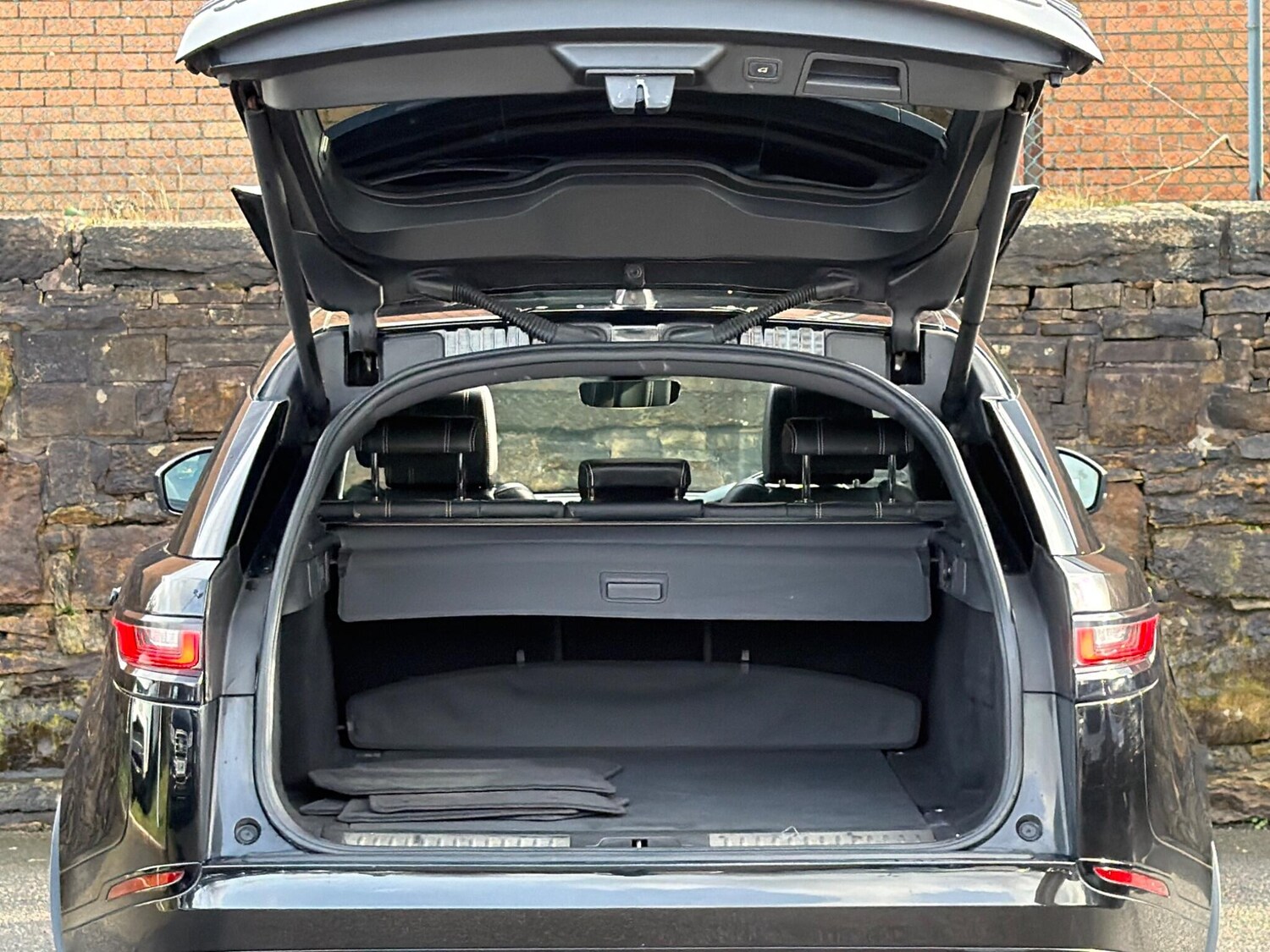 Used Land Rover Range Rover Velar 2019 for sale - 77626197: Photo 24