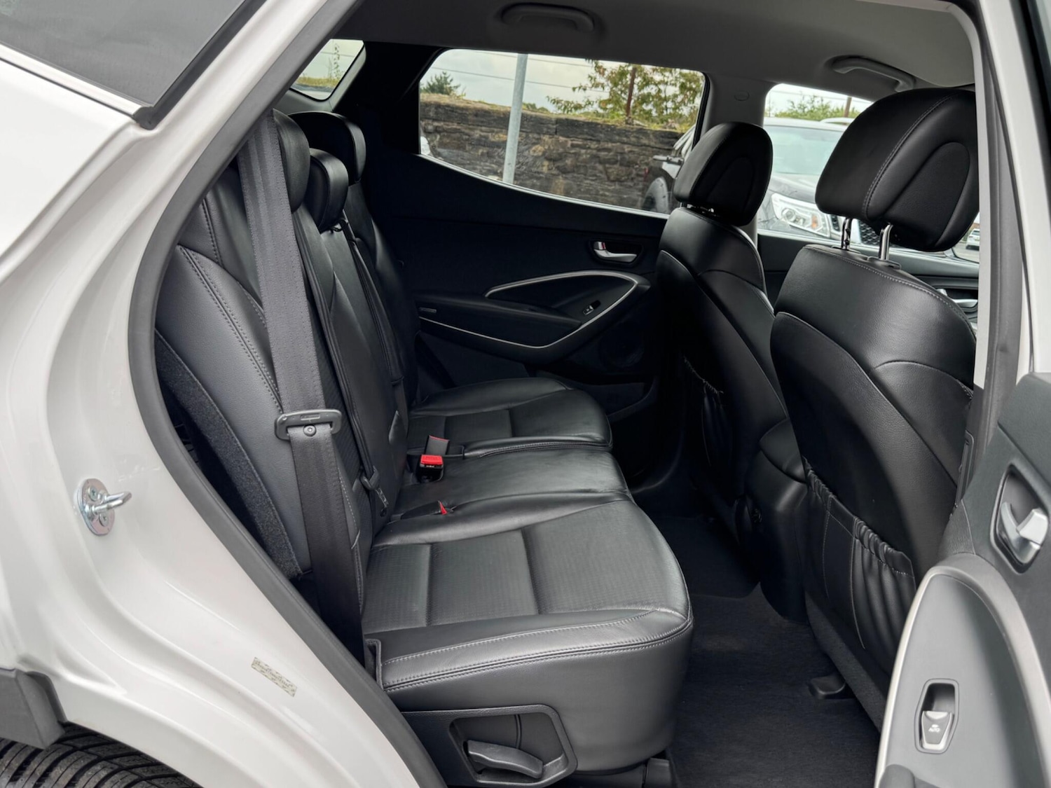 Used Hyundai Santa Fe 2013 for sale - 76161102: Photo 18