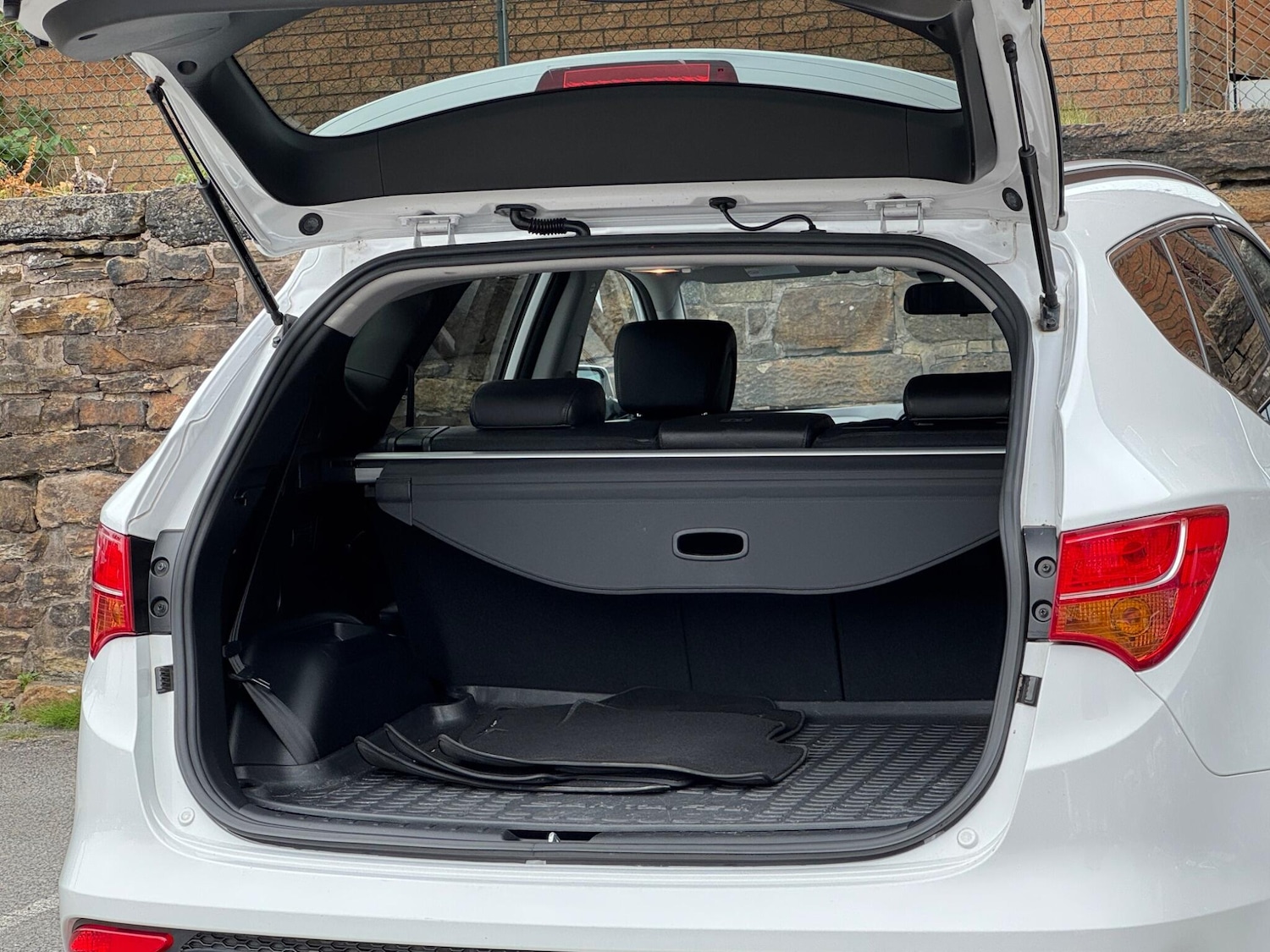 Used Hyundai Santa Fe 2013 for sale - 76161102: Photo 19