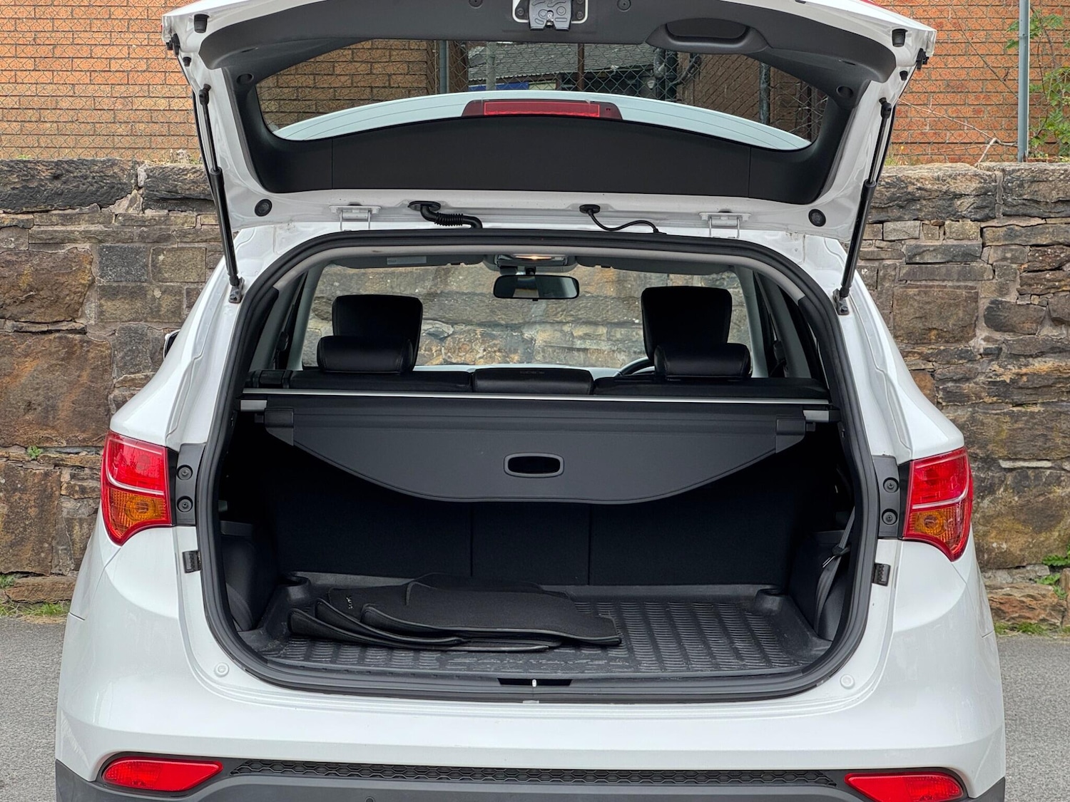 Used Hyundai Santa Fe 2013 for sale - 76161102: Photo 20