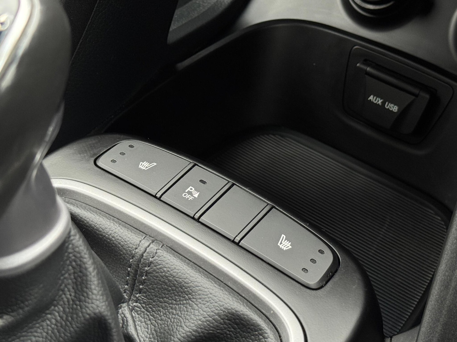 Used Hyundai Santa Fe 2013 for sale - 76161102: Photo 35