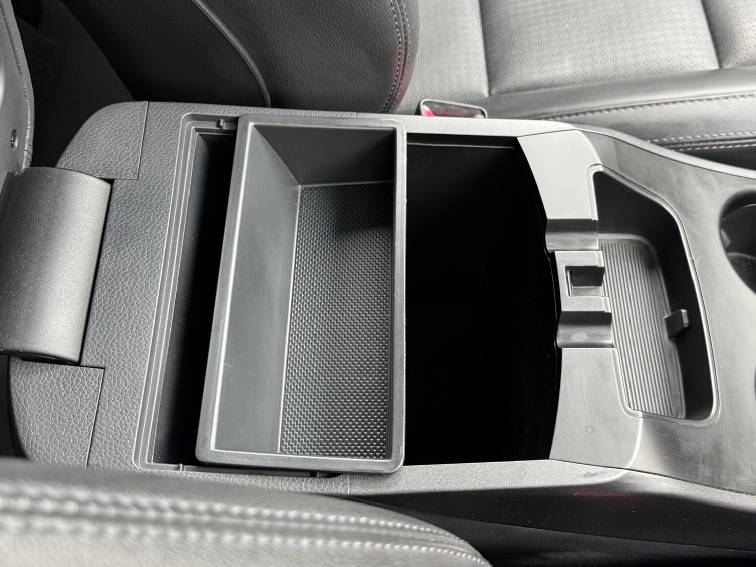 Used Hyundai Santa Fe 2013 for sale - 76161102: Photo 40