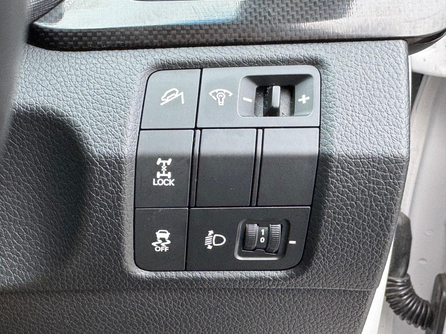 Used Hyundai Santa Fe 2013 for sale - 76161102: Photo 42