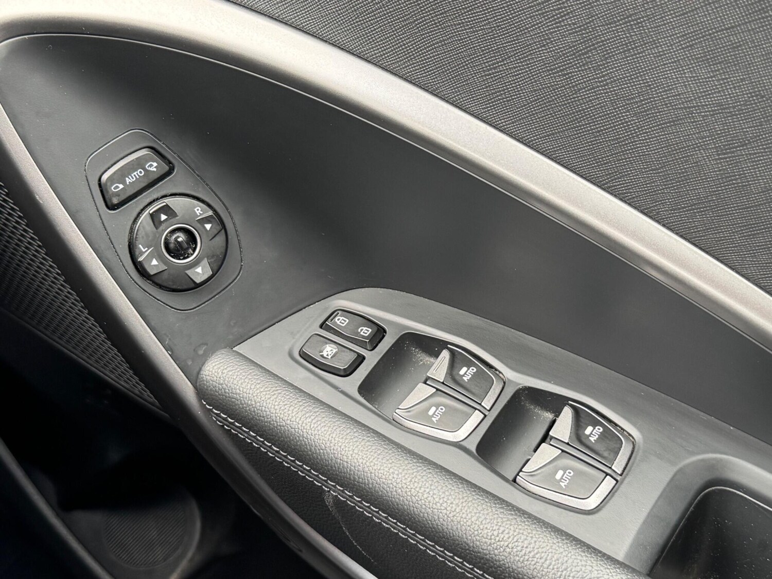 Used Hyundai Santa Fe 2013 for sale - 76161102: Photo 43