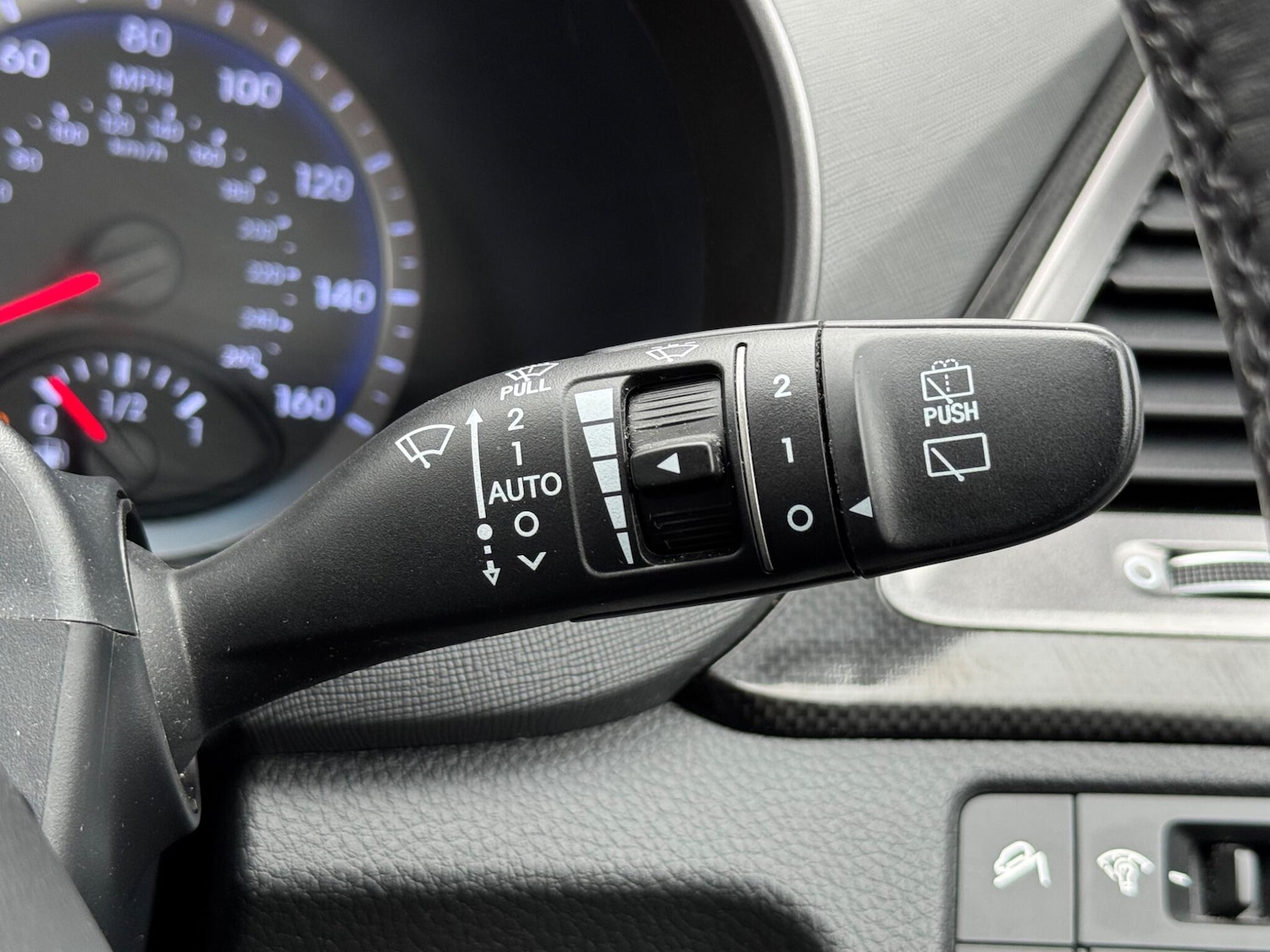 Used Hyundai Santa Fe 2013 for sale - 76161102: Photo 46