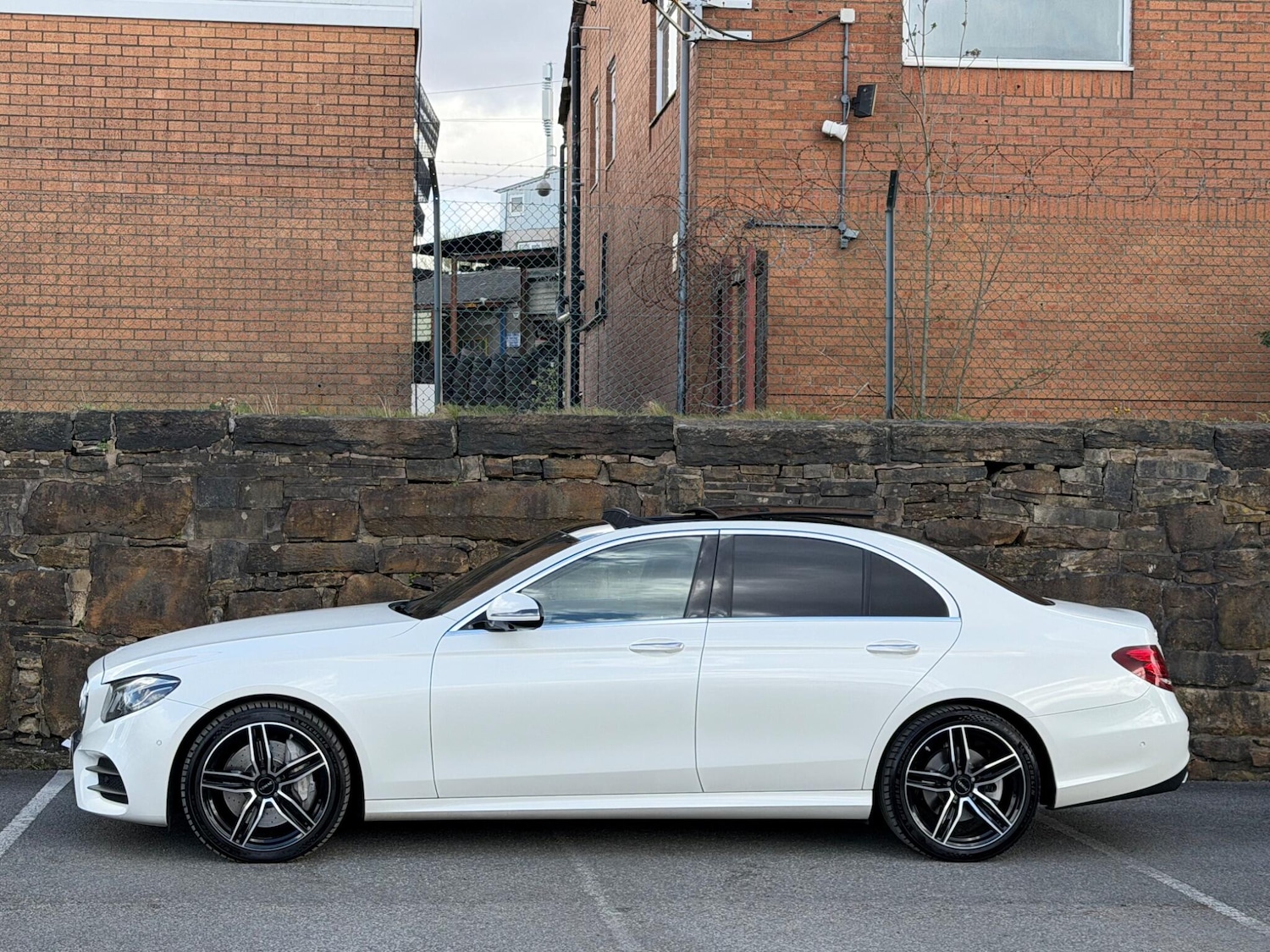 Used Mercedes-Benz E Class 2016 for sale - 78141490: Photo 4