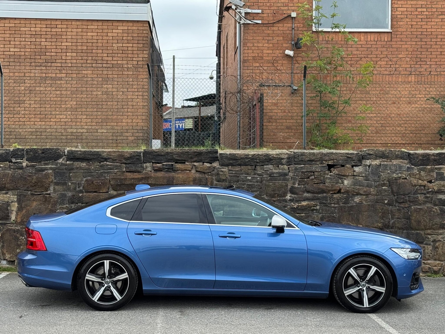 Used Volvo S90 2018 for sale - 76160978: Photo 8