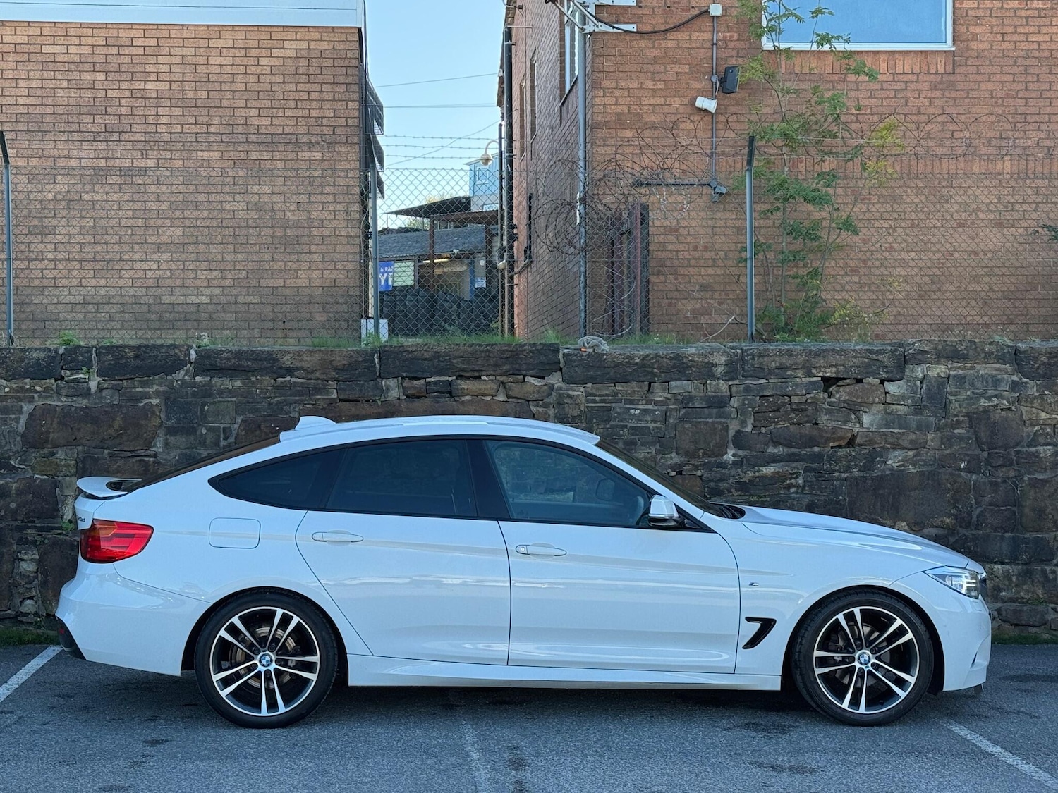 Used BMW 3 Series Gran Turismo 2014 for sale - 76160977: Photo 8