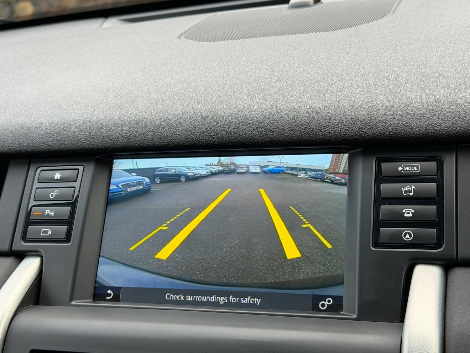 Used Land Rover Discovery Sport 2018 for sale - 77156170: Photo 32