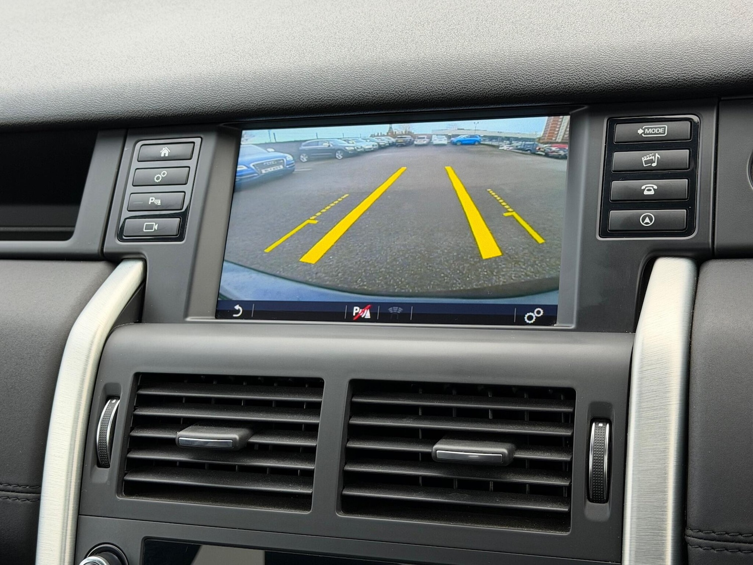 Used Land Rover Discovery Sport 2018 for sale - 77156170: Photo 34