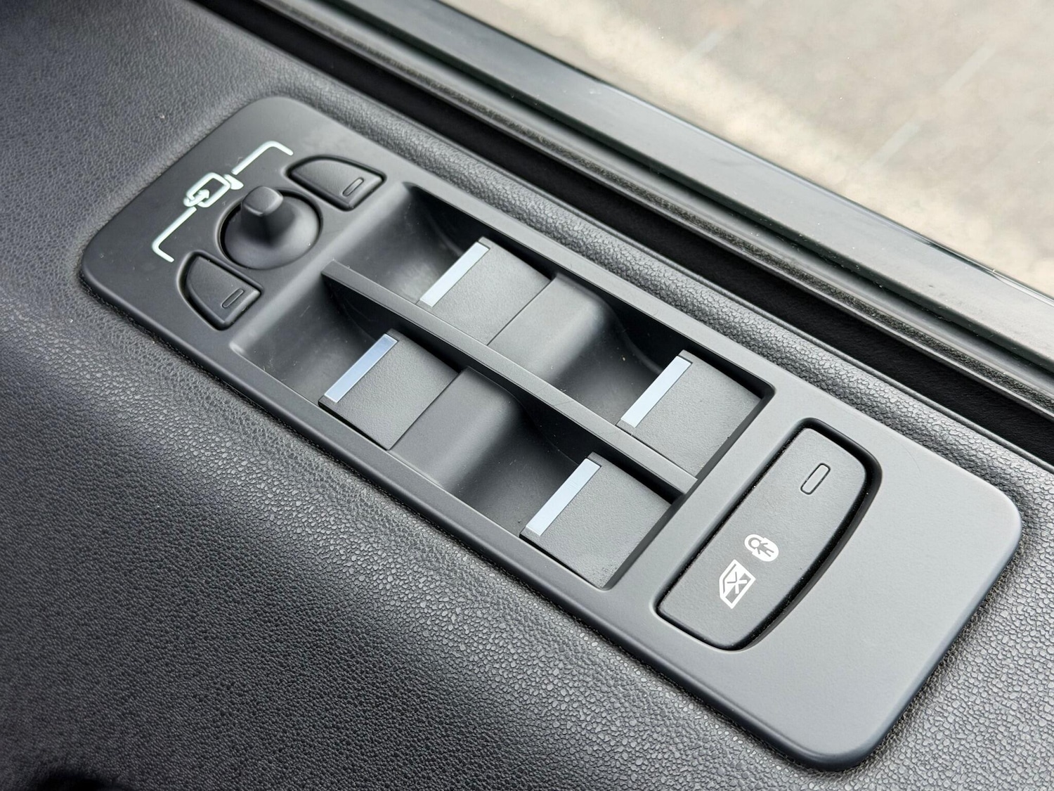 Used Land Rover Discovery Sport 2018 for sale - 77156170: Photo 42