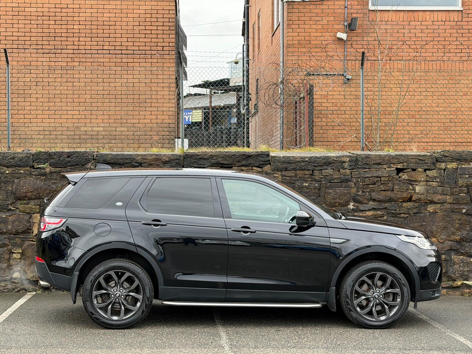 Used Land Rover Discovery Sport 2018 for sale - 77156170: Photo 8