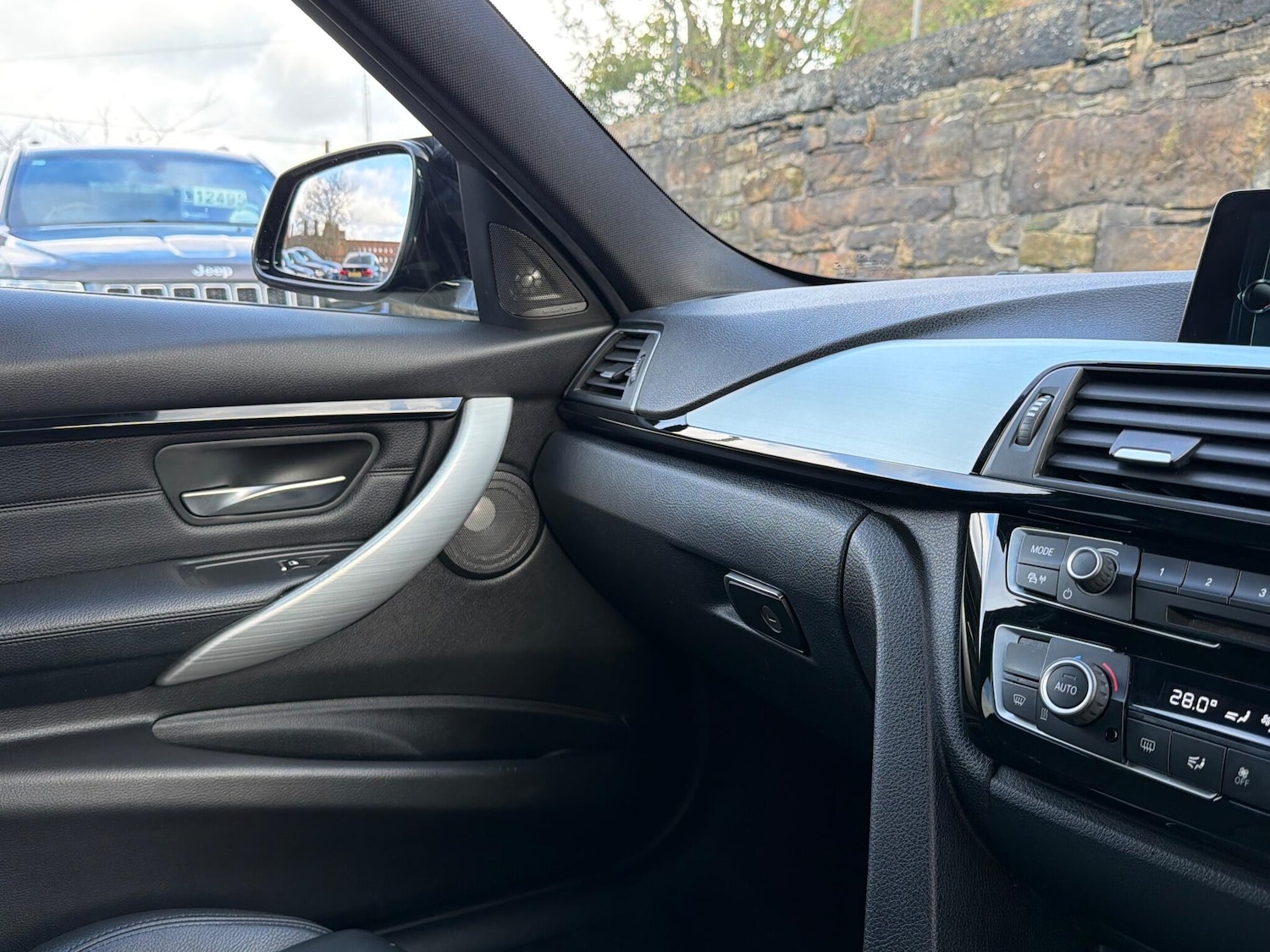 Used BMW 3 Series 2017 for sale - 76562323: Photo 34