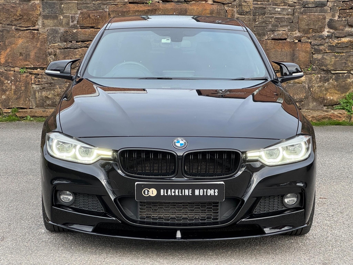 Used BMW 3 Series 2017 for sale - 76161109: Photo 2