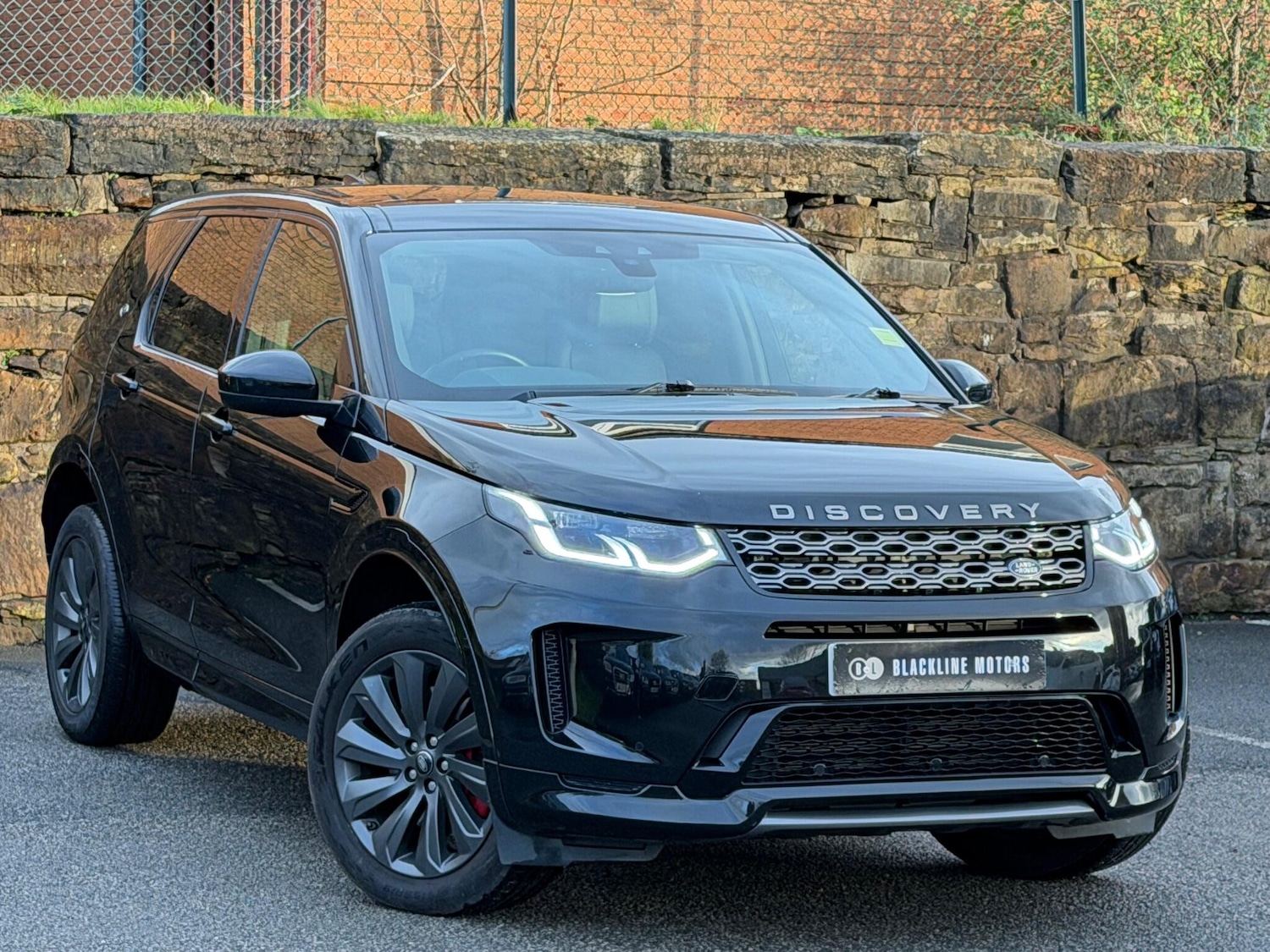 Used Land Rover Discovery Sport 2019 for sale - 76360277: Photo 1